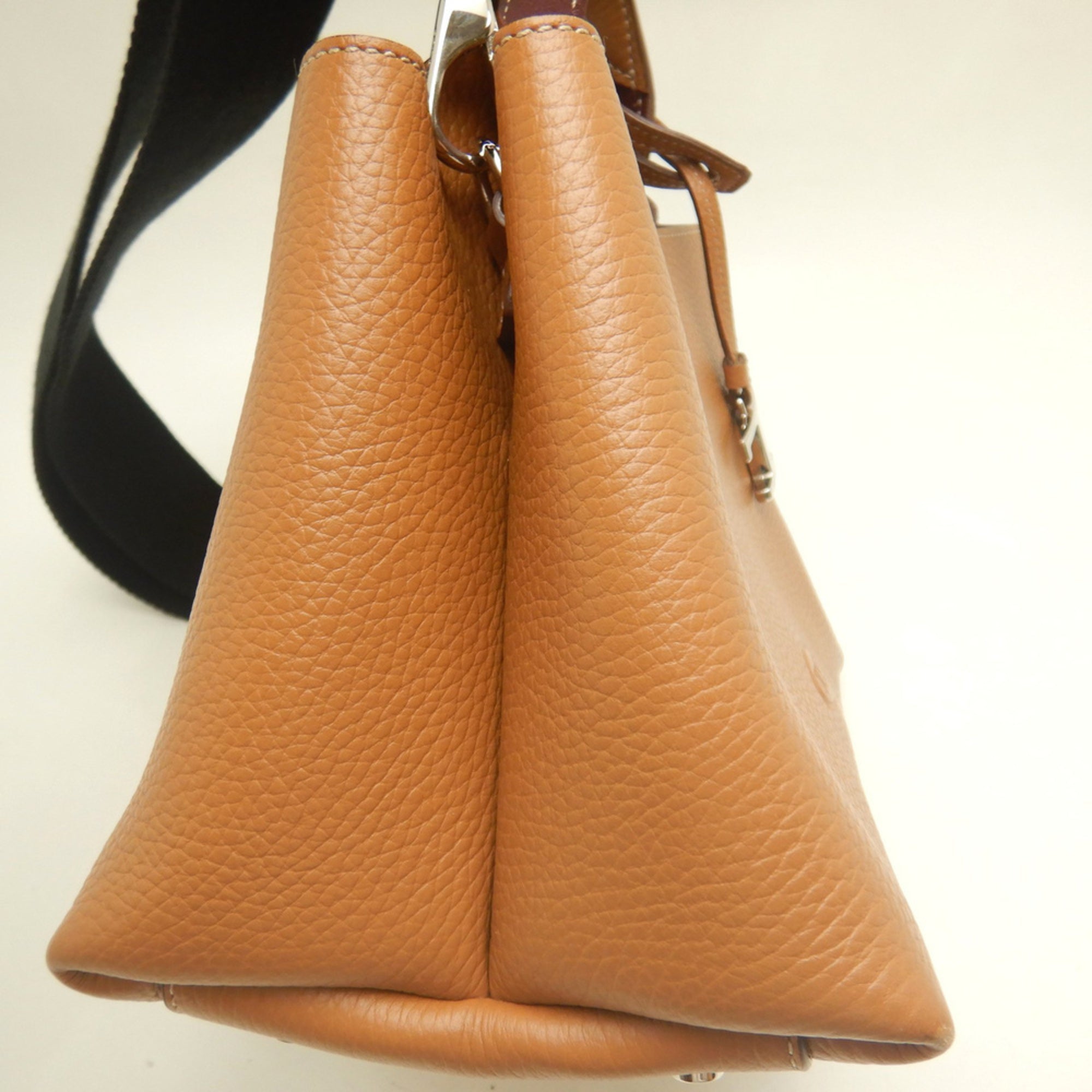 Tod's Brown Leather Handbag (Pre-Owned)