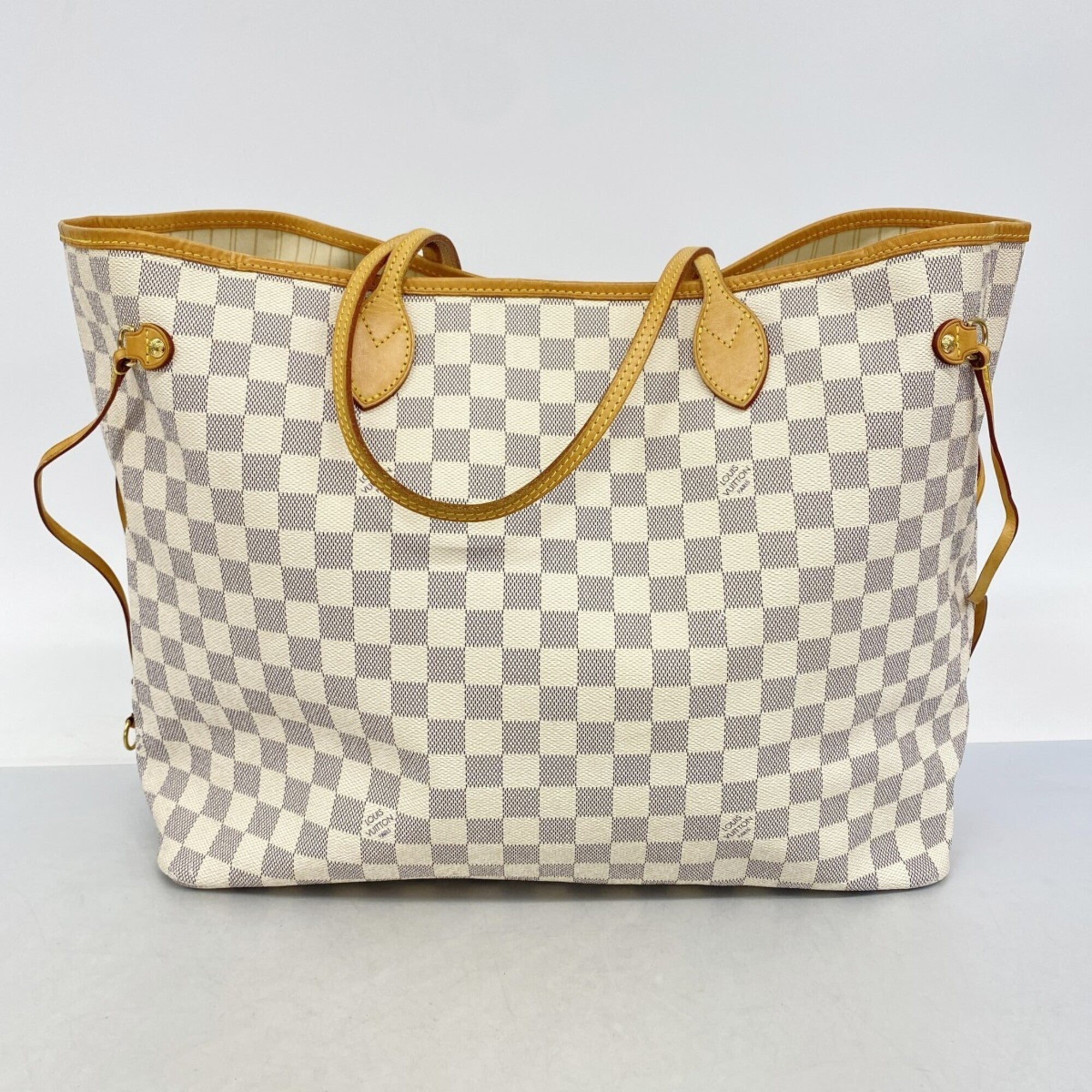 Louis Vuitton White Tote Bag (Pre-Owned)