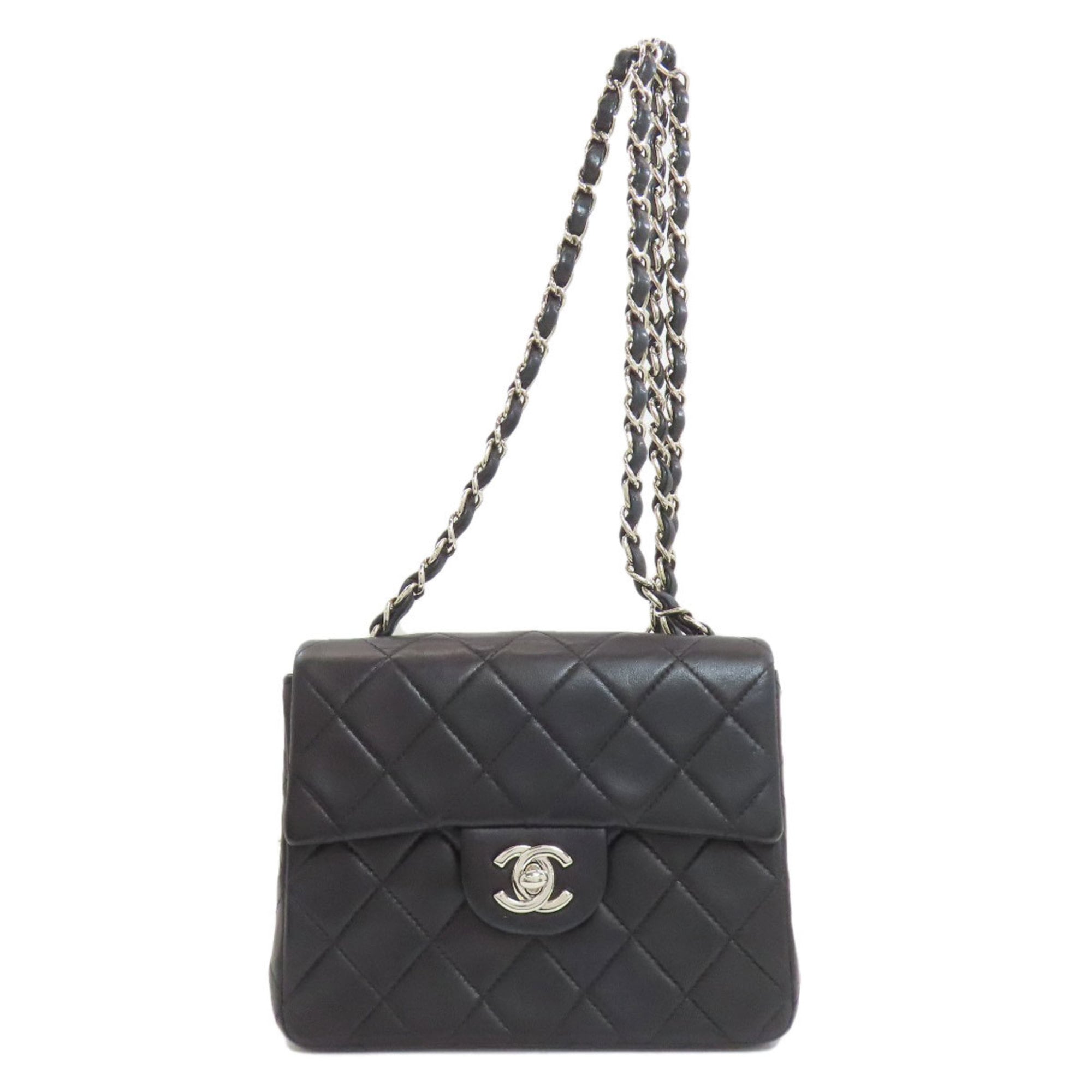 Chanel Black Leather Shoulder Bag (Pre-Owned)