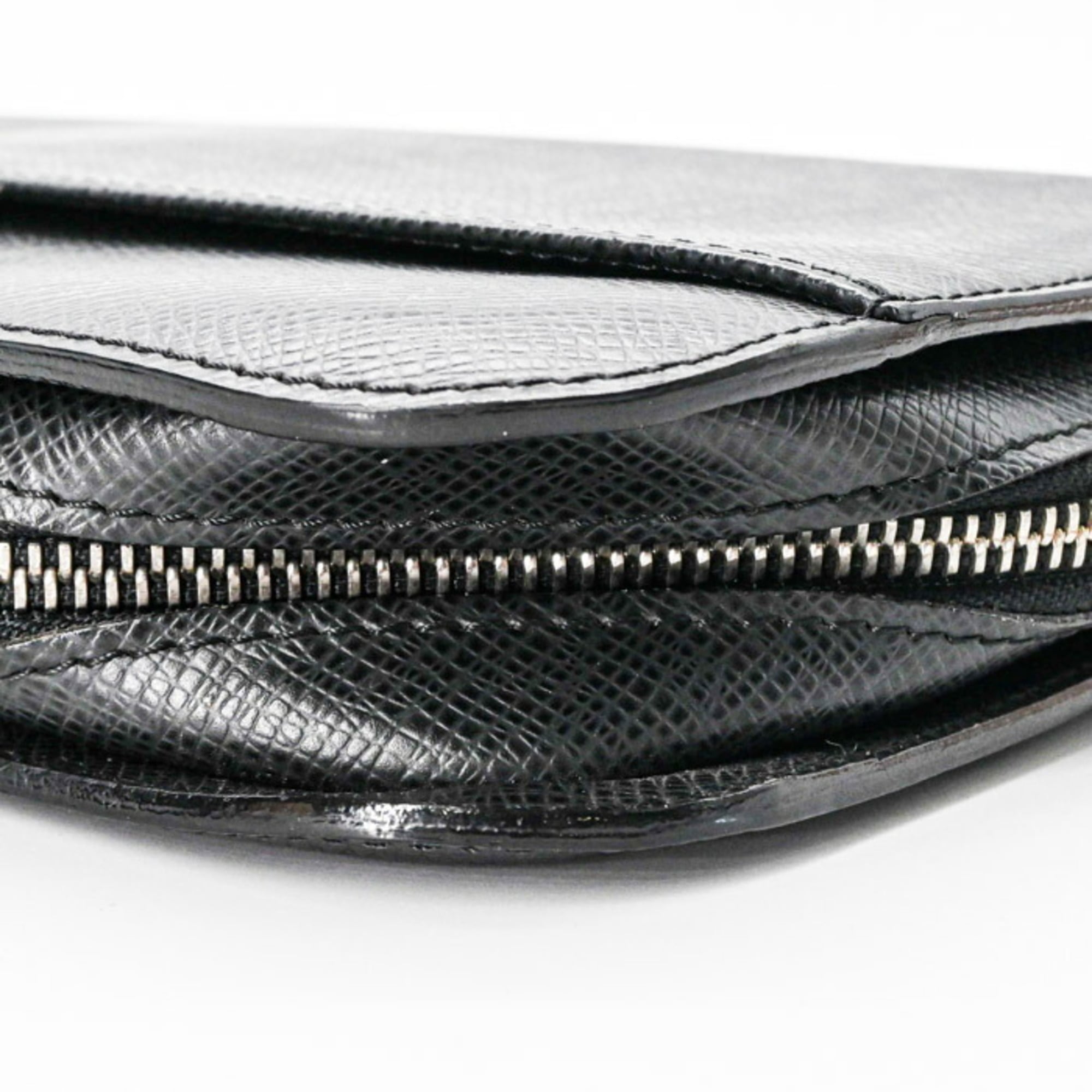 Louis Vuitton Ardoise Black Taiga Leather Clutch Bag (Pre-Owned)