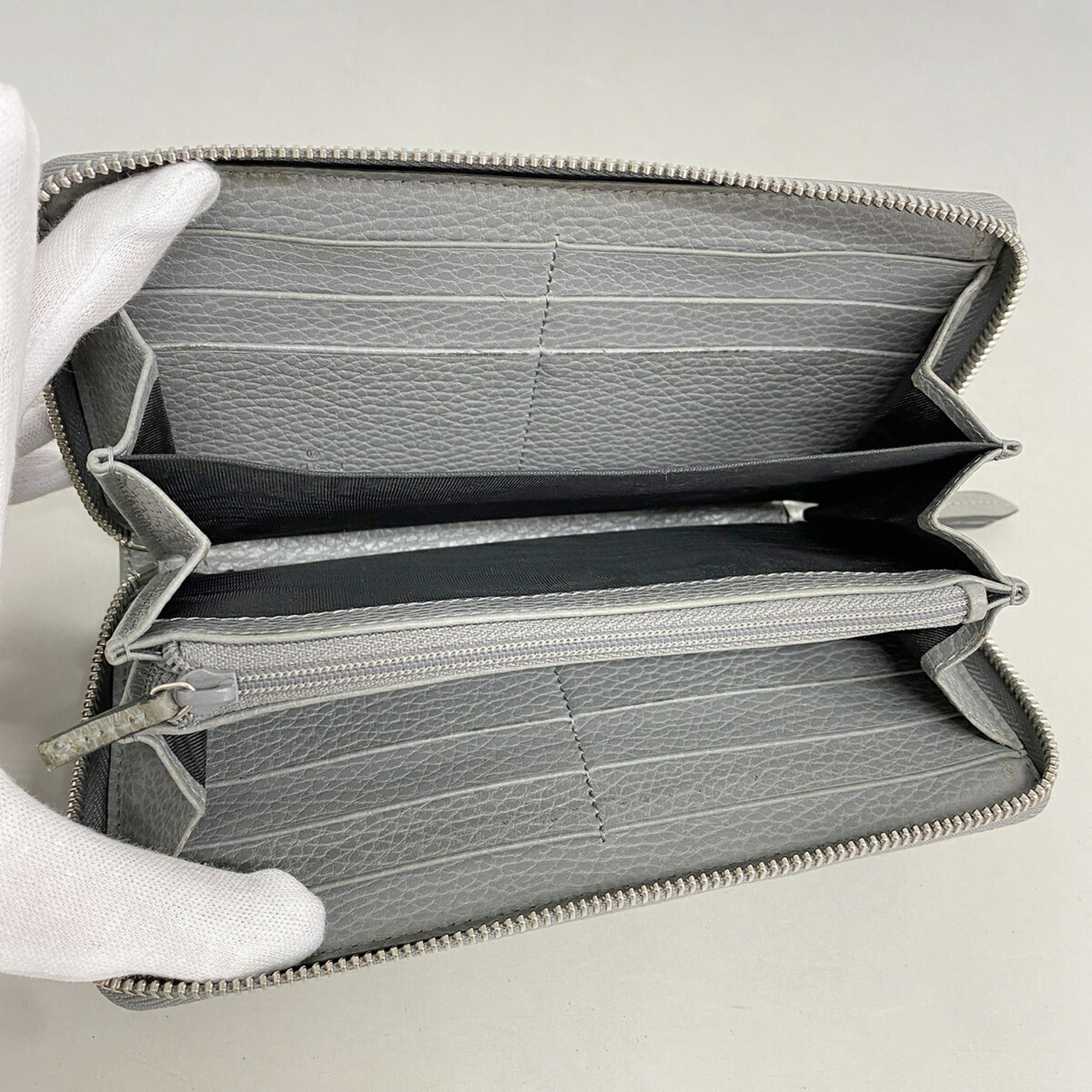 Gucci Gray Leather Long Wallet (Bi-Fold) (Pre-Owned)