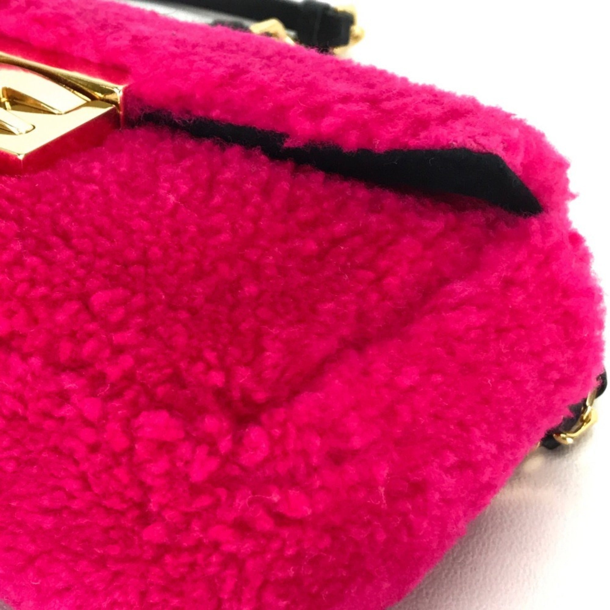 Fendi Pink Leather Pochette Shoulder Bag (Pre-Owned)