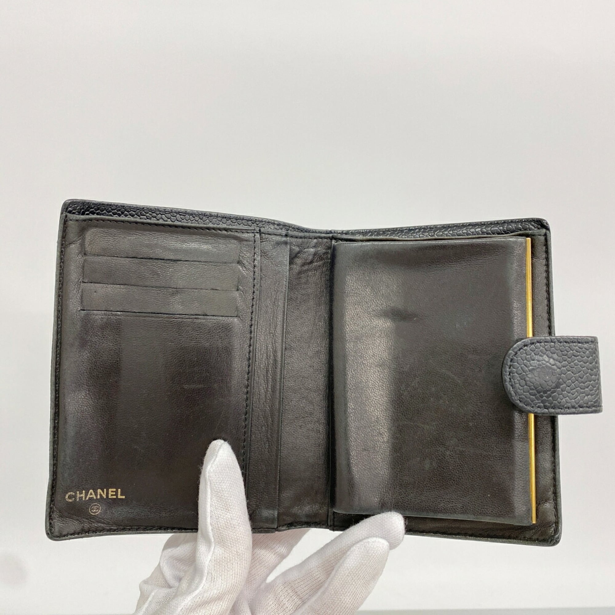 Chanel Black Grained Calfskin Wallet (Bi-Fold) (Pre-Owned)