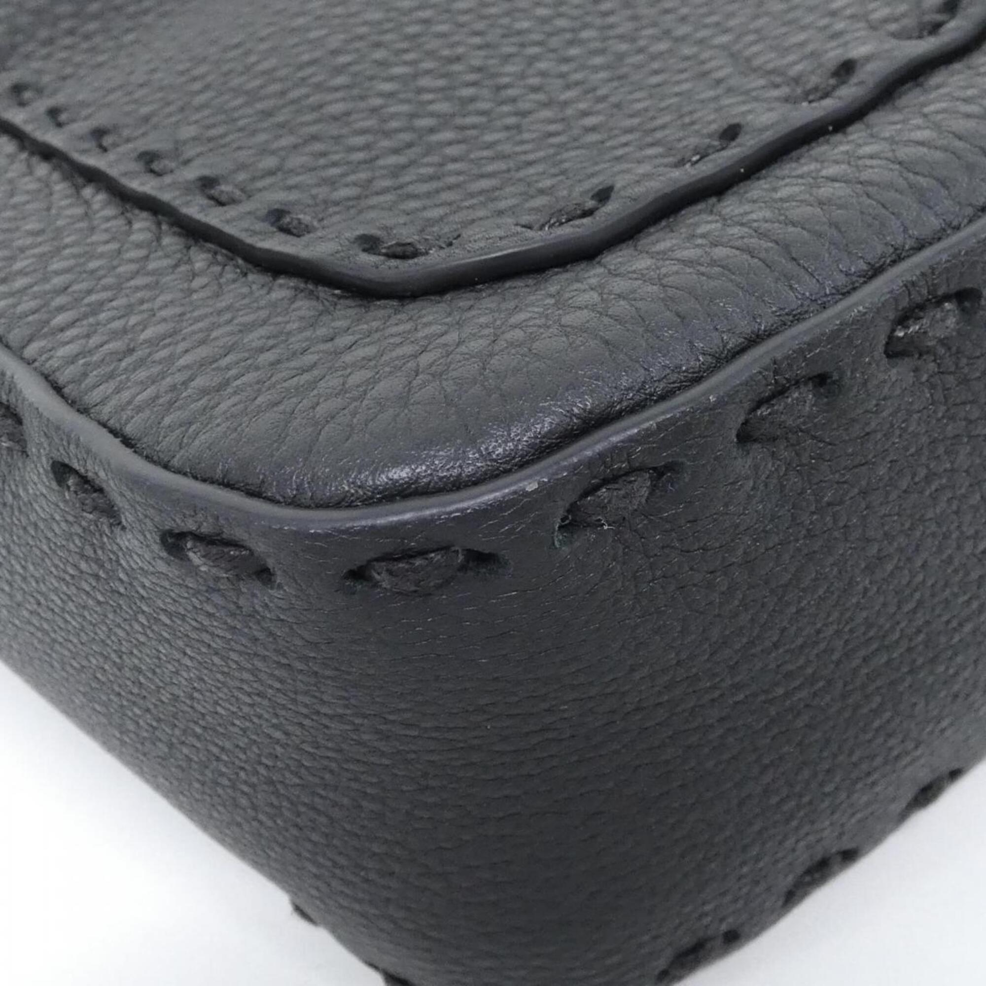 Fendi Black Leather Shoulder Bag (Pre-Owned)
