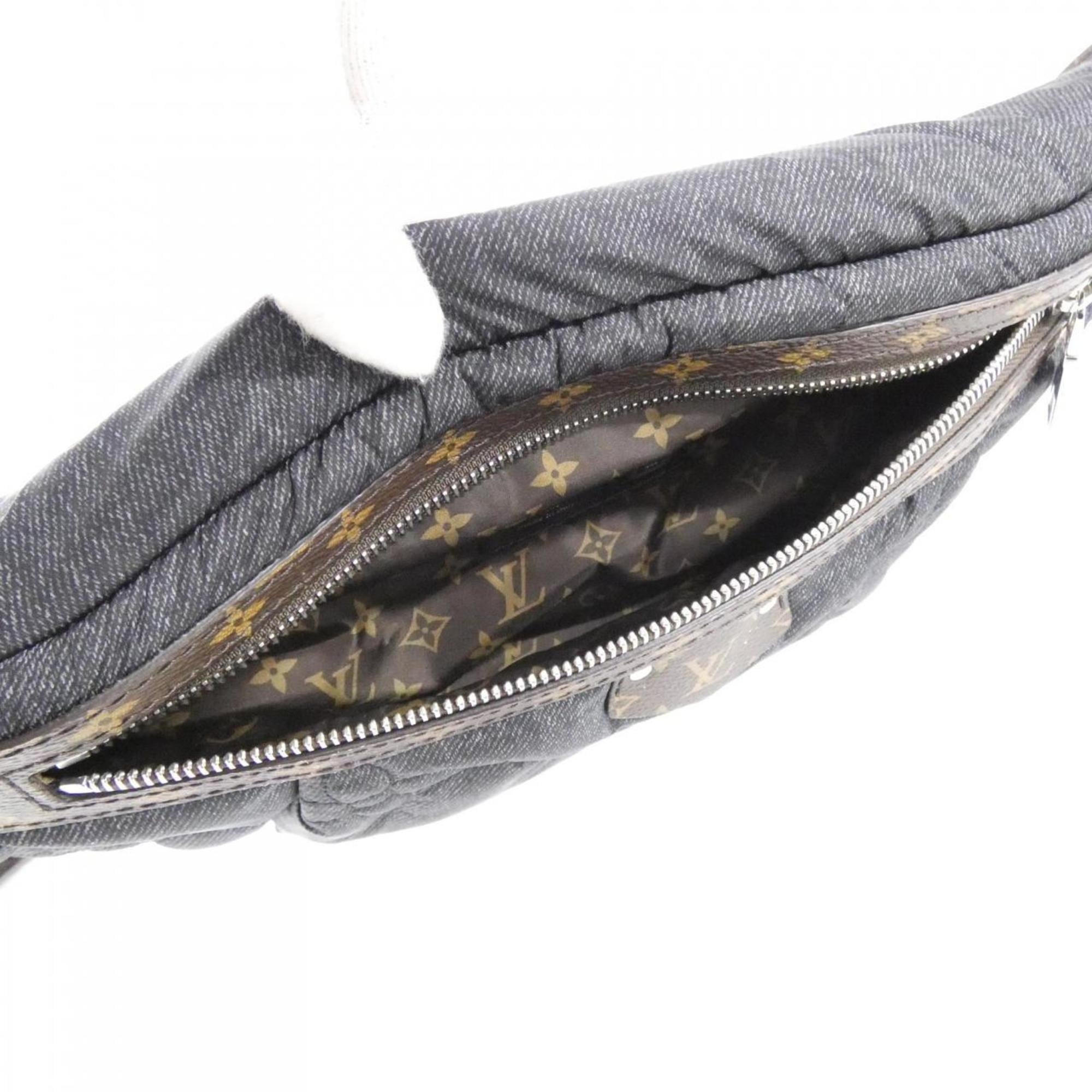 Louis Vuitton Black Nylon Shoulder Bag (Pre-Owned)