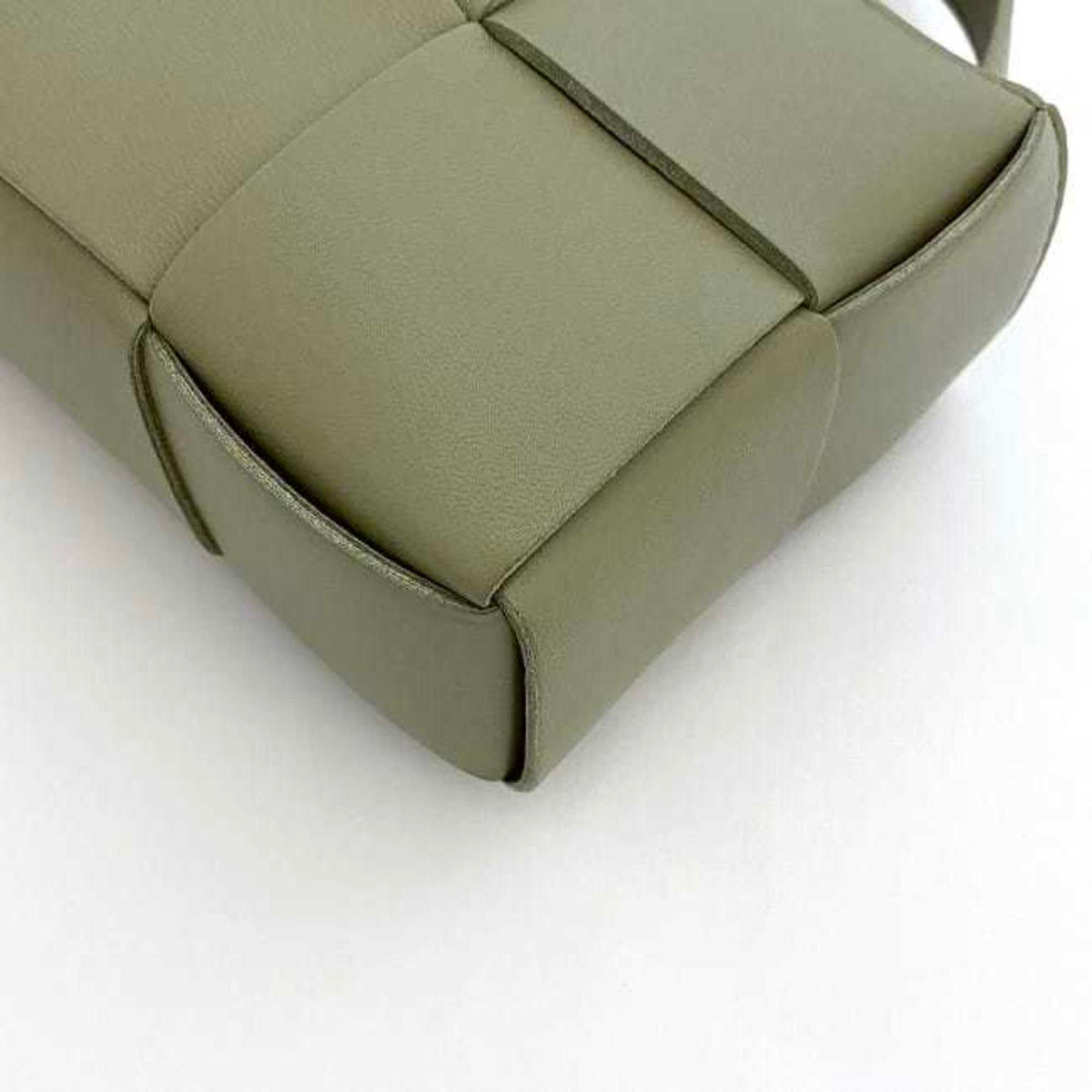 Bottega Veneta Light Green Leather Handbag Shoulder Bag (Pre-Owned)