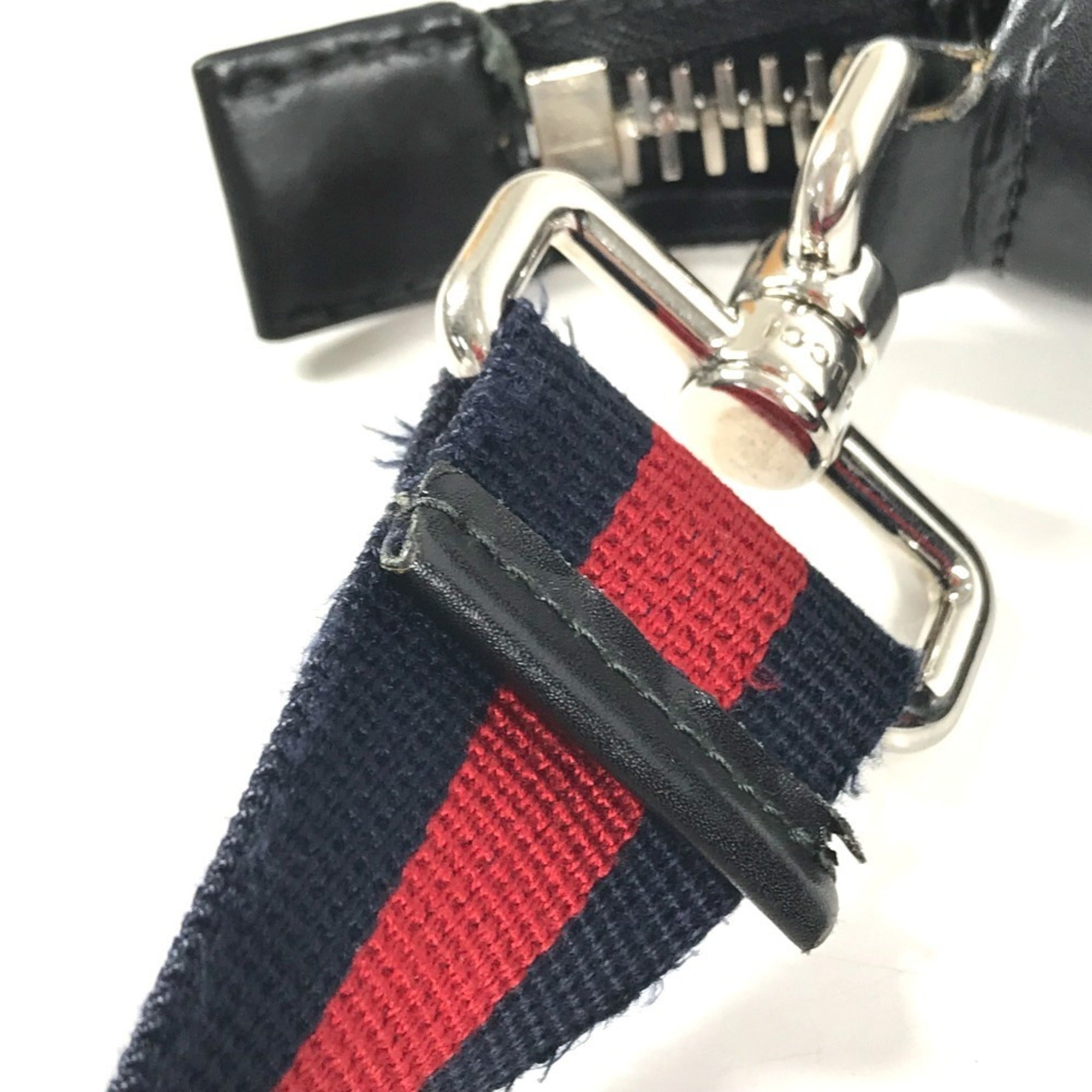 Gucci Black Gg Supreme Messenger Bag Shoulder Bag (Pre-Owned)