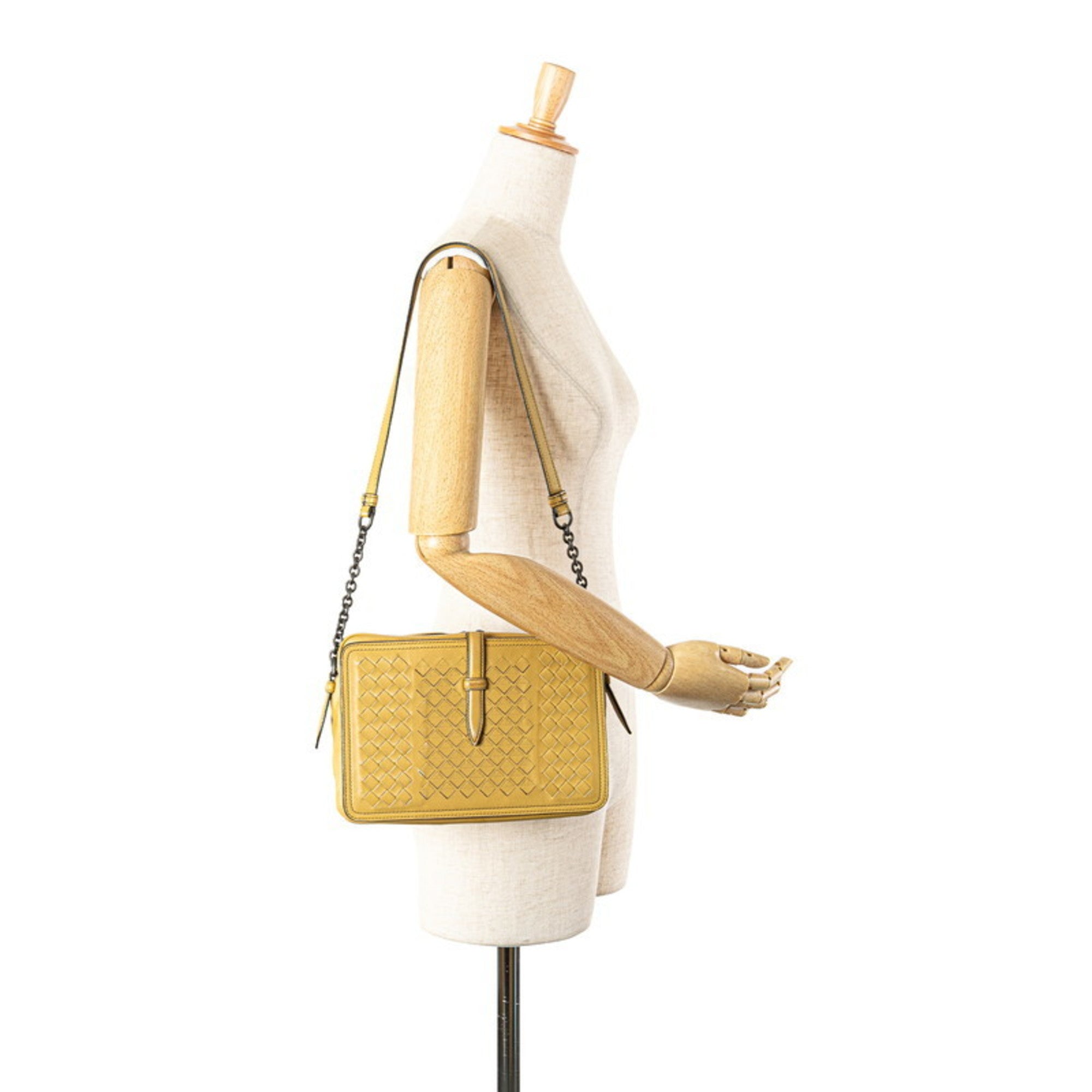 Bottega Veneta Intrecciato Yellow Leather Shoulder Bag (Pre-Owned)