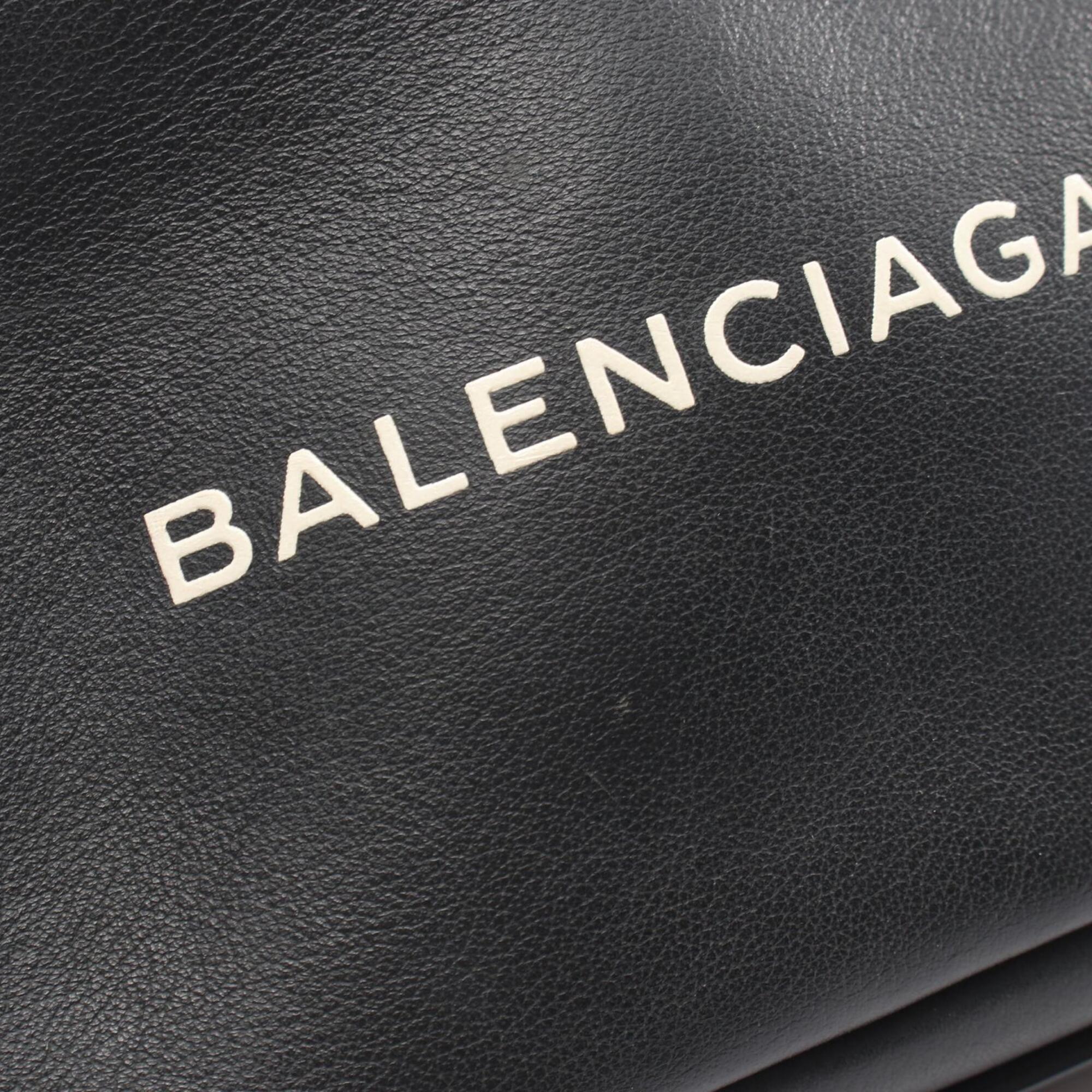Balenciaga Black Leather Handbag Shoulder Bag (Pre-Owned)