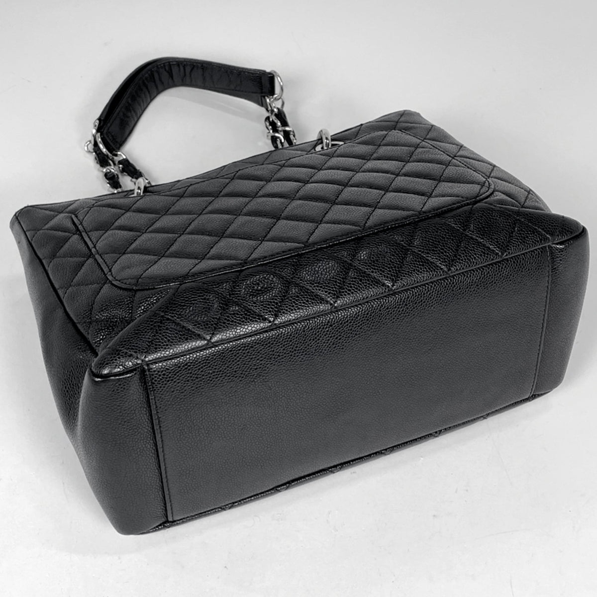Chanel Black Grained Calfskin Tote Bag (Pre-Owned)