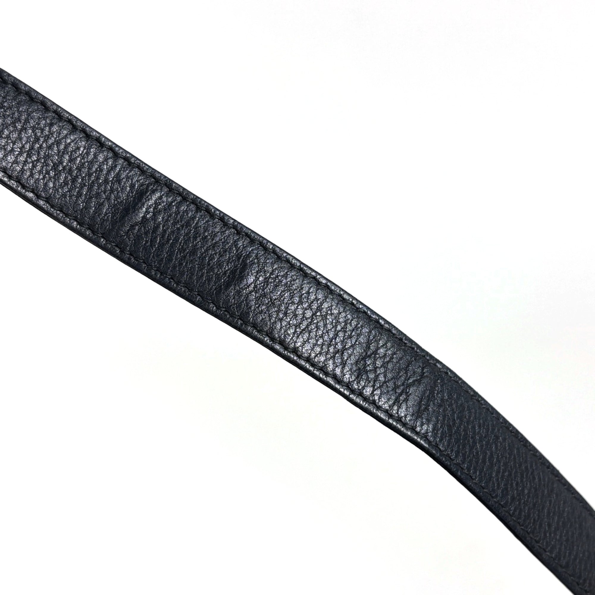 Loewe Black Leather Shoulder Bag (Pre-Owned)