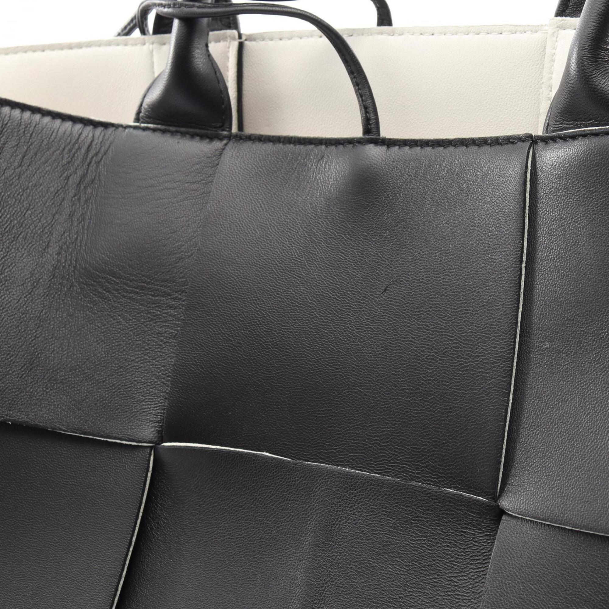 Bottega Veneta Black Leather Handbag Pouch Tote Bag (Pre-Owned)