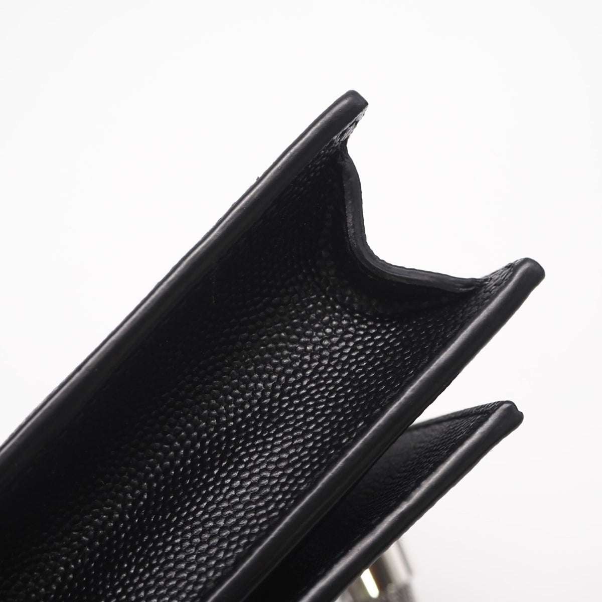 Yves Saint Laurent Black Leather Shoulder Bag (Pre-Owned)
