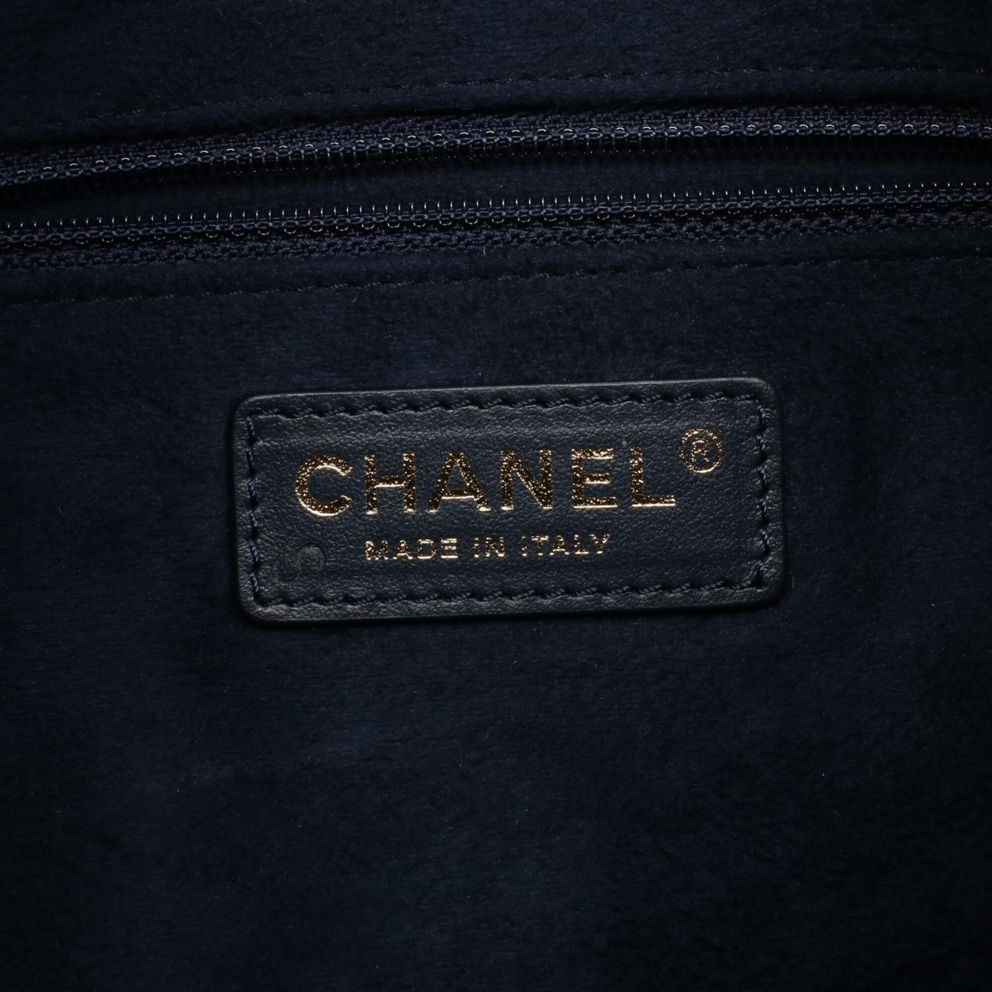 Chanel Navy Leather Handbag Shoulder Bag (Pre-Owned)