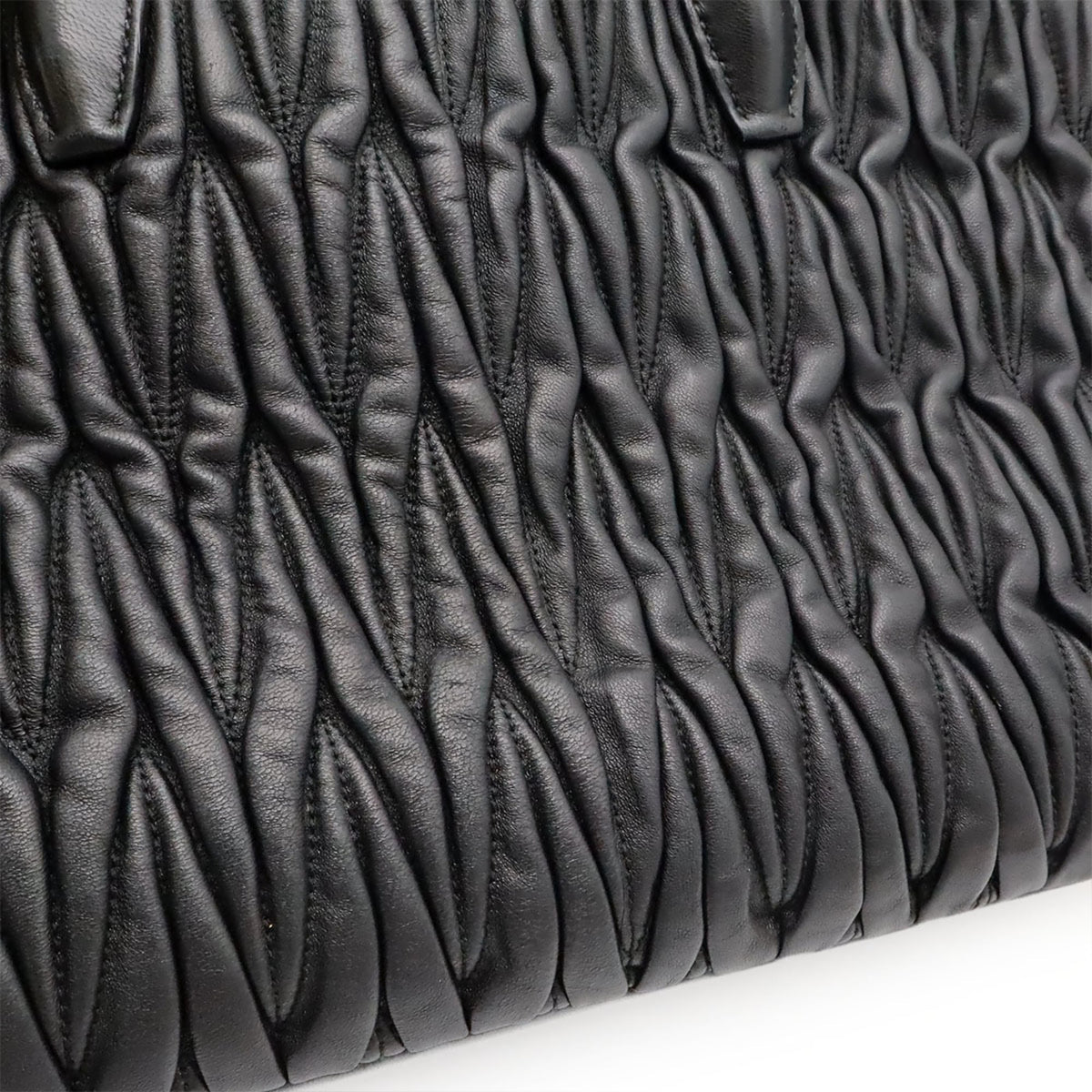 Miu Miu Black Leather Handbag Shoulder Bag (Pre-Owned)