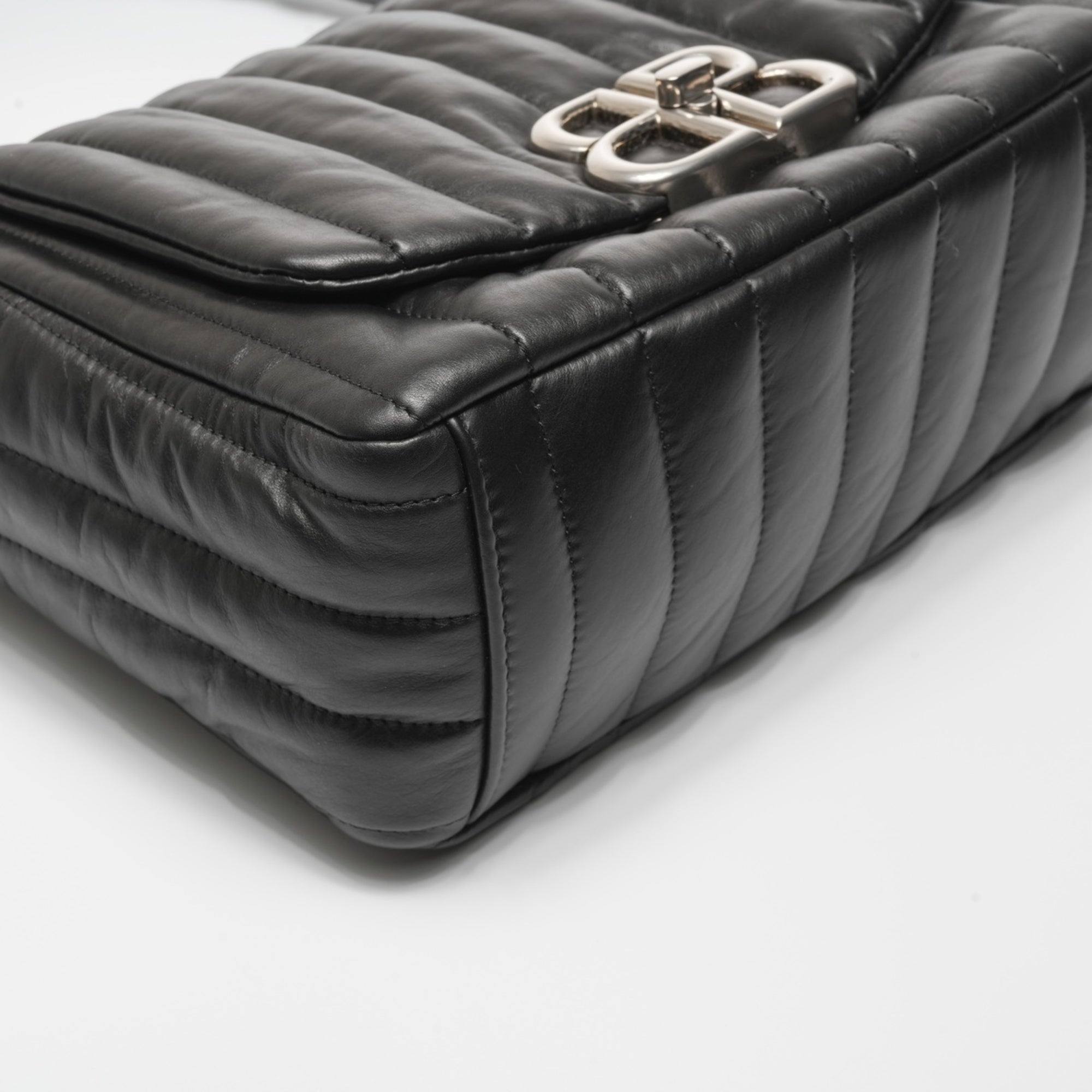 Balenciaga Black Leather Shoulder Bag (Pre-Owned)