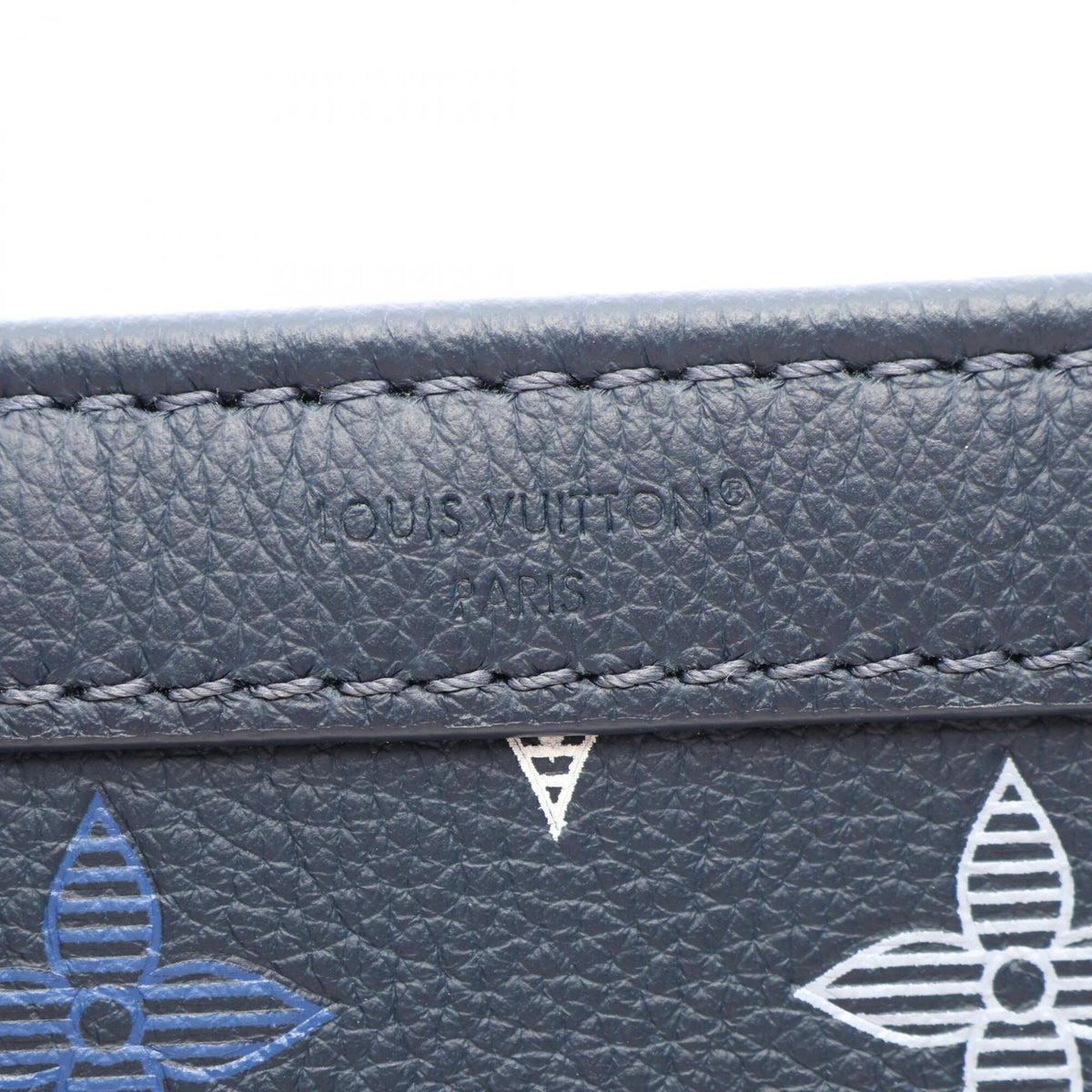 Louis Vuitton Navy Leather Handbag Pouch Shoulder Bag (Pre-Owned)