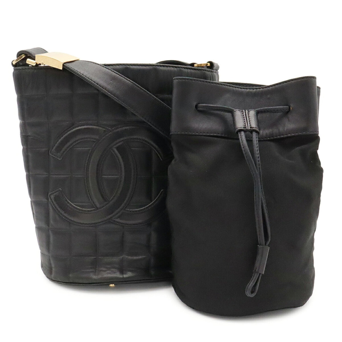 Chanel Chocolate Bar Black Leather Shoulder Bag (Pre-Owned)