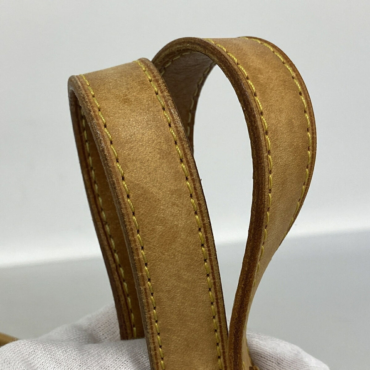 Louis Vuitton Brown Handbag (Pre-Owned)