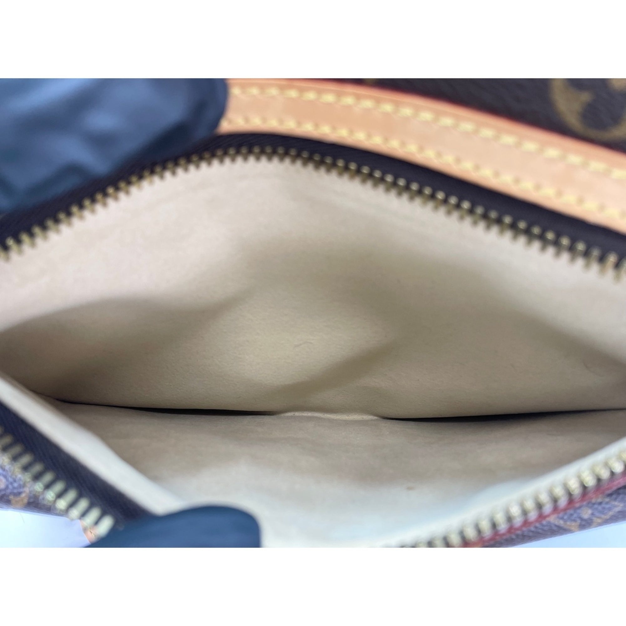 Louis Vuitton Monogram Brown Monogram Shoulder Bag (Pre-Owned)