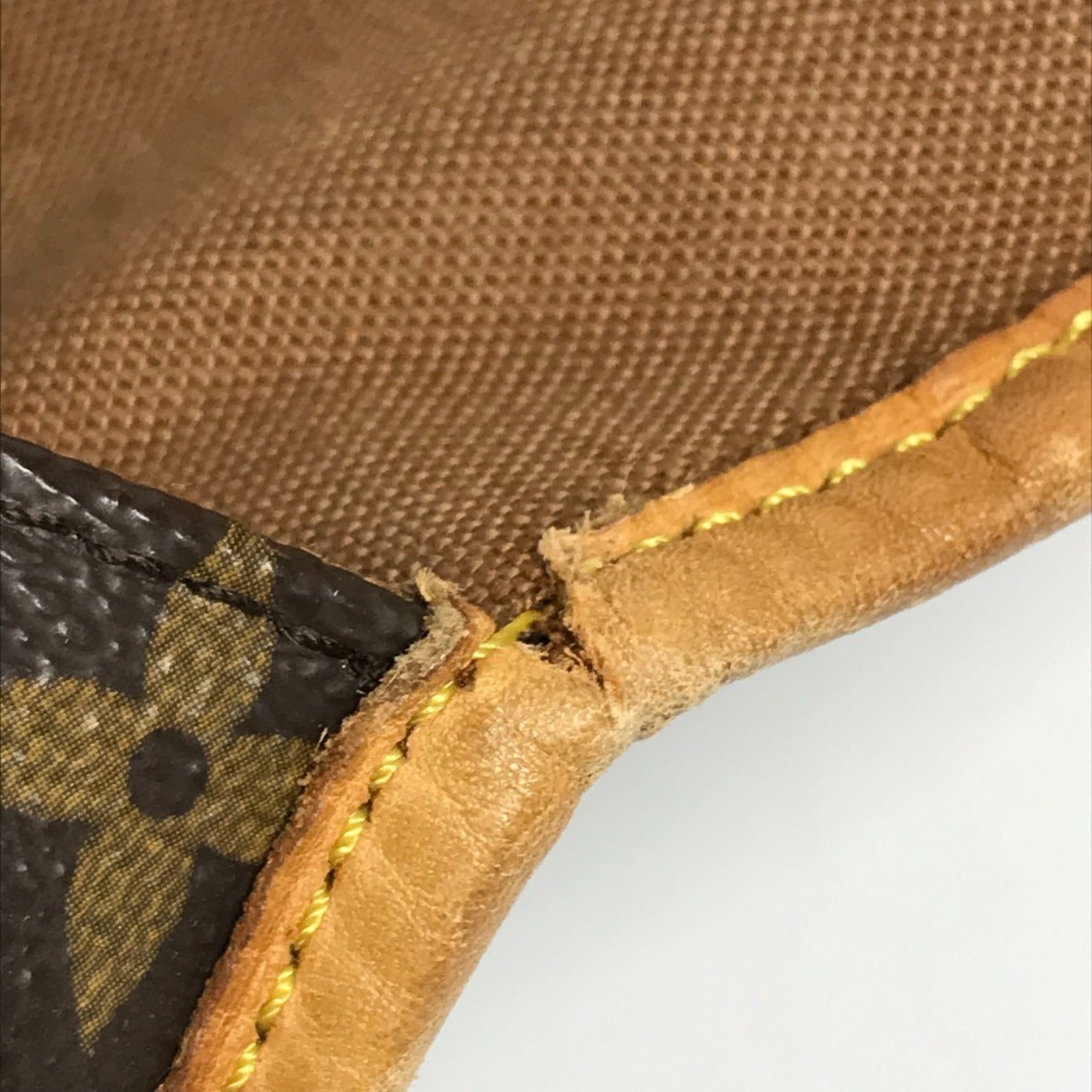 Louis Vuitton Brown Monogram Handbag Shoulder Bag (Pre-Owned)