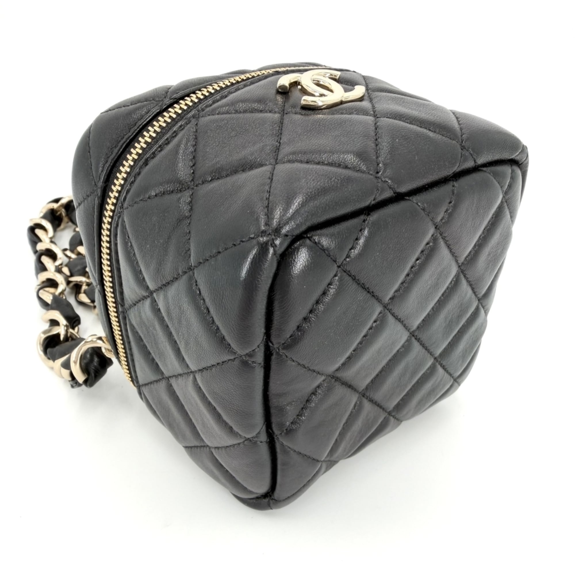 Chanel Black White Leather Handbag Pouch (Pre-Owned)