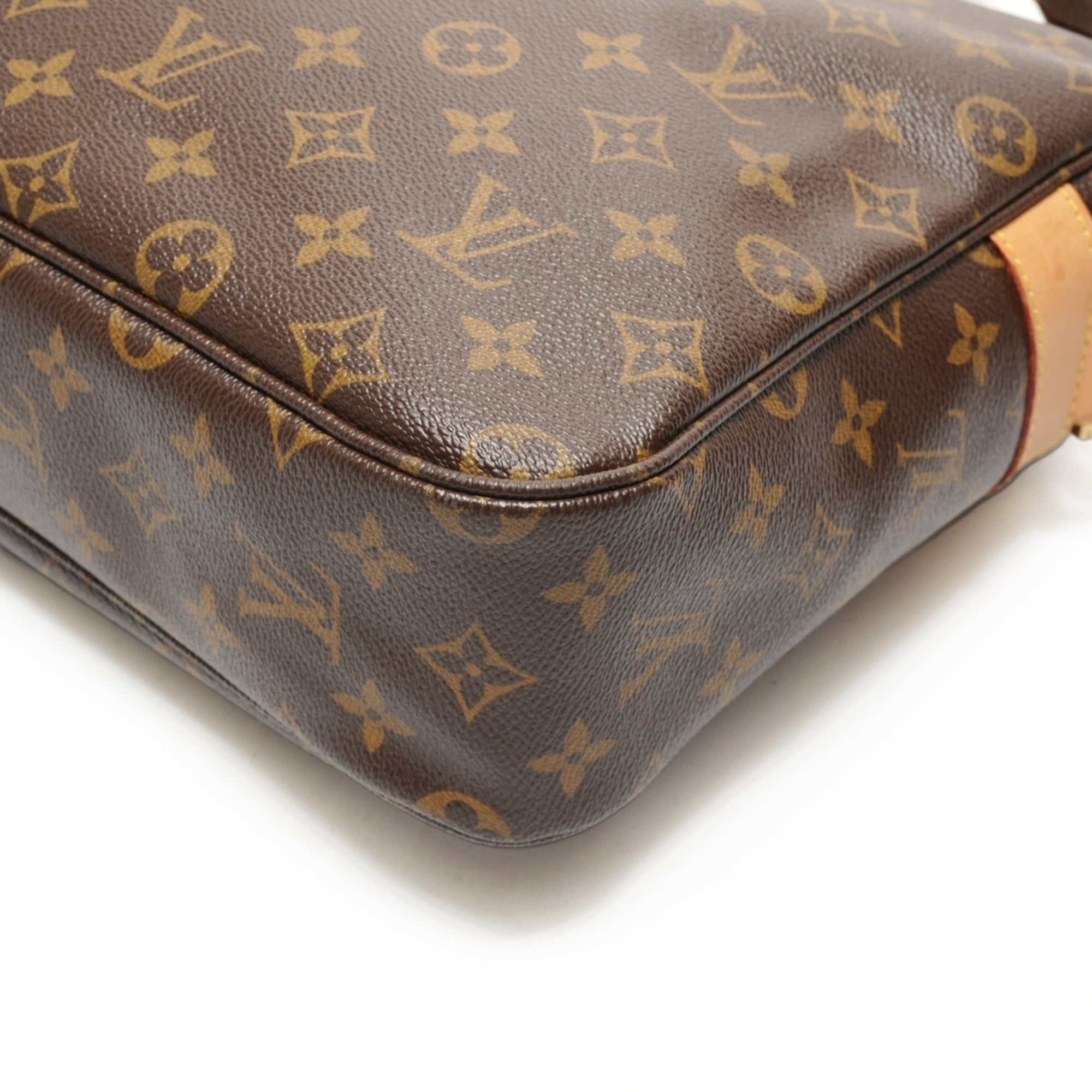 Louis Vuitton Brown Monogram Monogram Shoulder Bag (Pre-Owned)