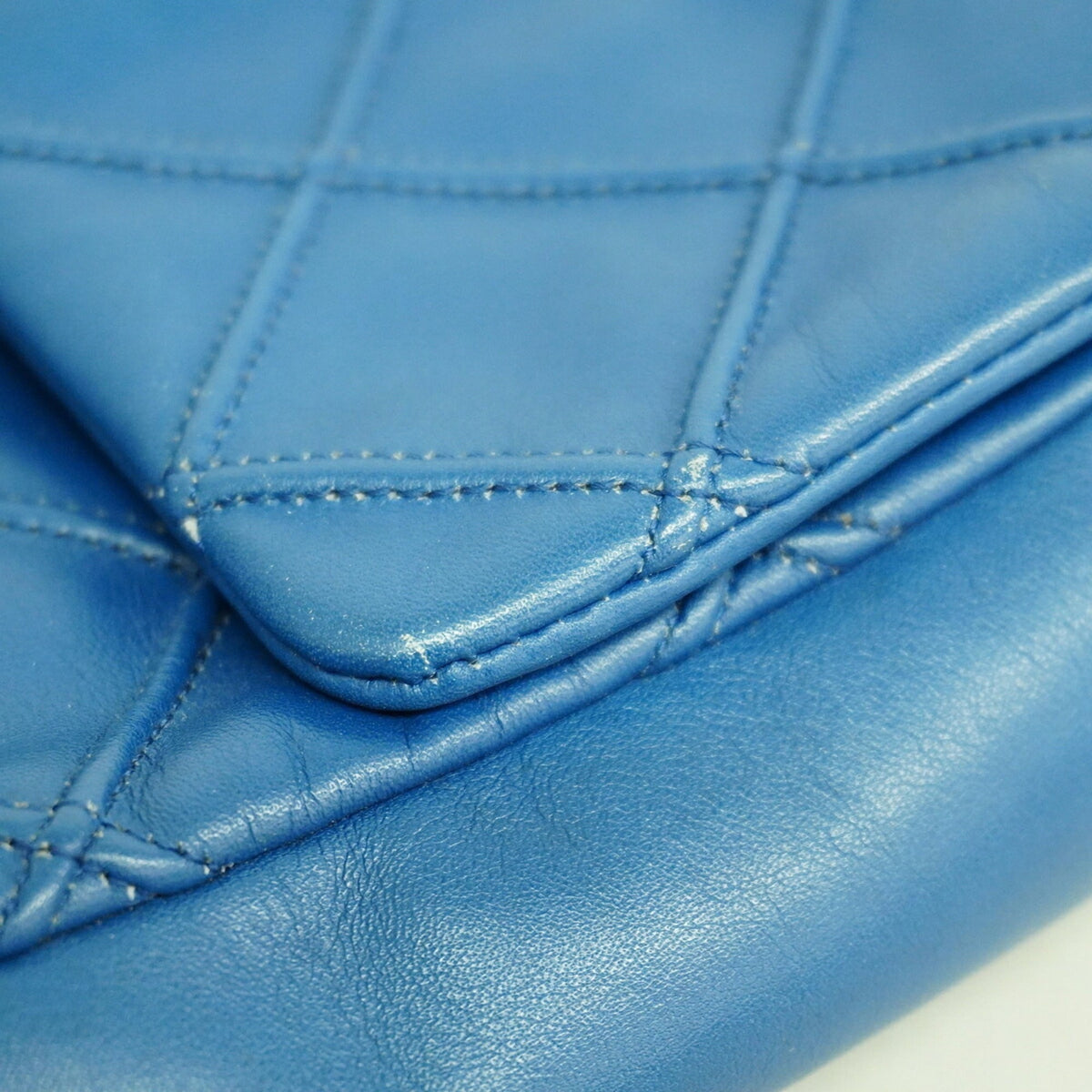 Chanel Blue Leather Shoulder Bag (Pre-Owned)