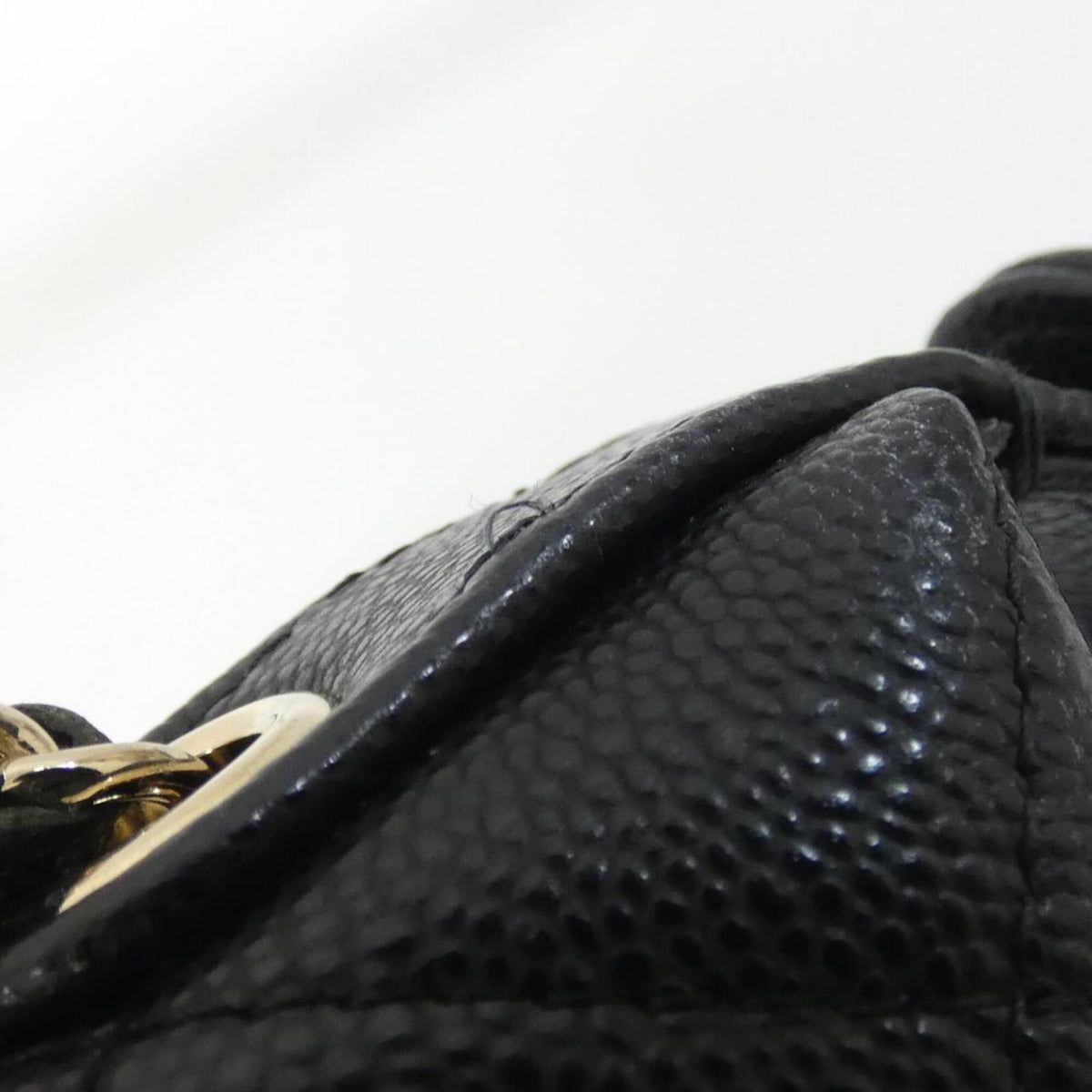 Chanel Black Grained Calfskin Handbag (Pre-Owned)