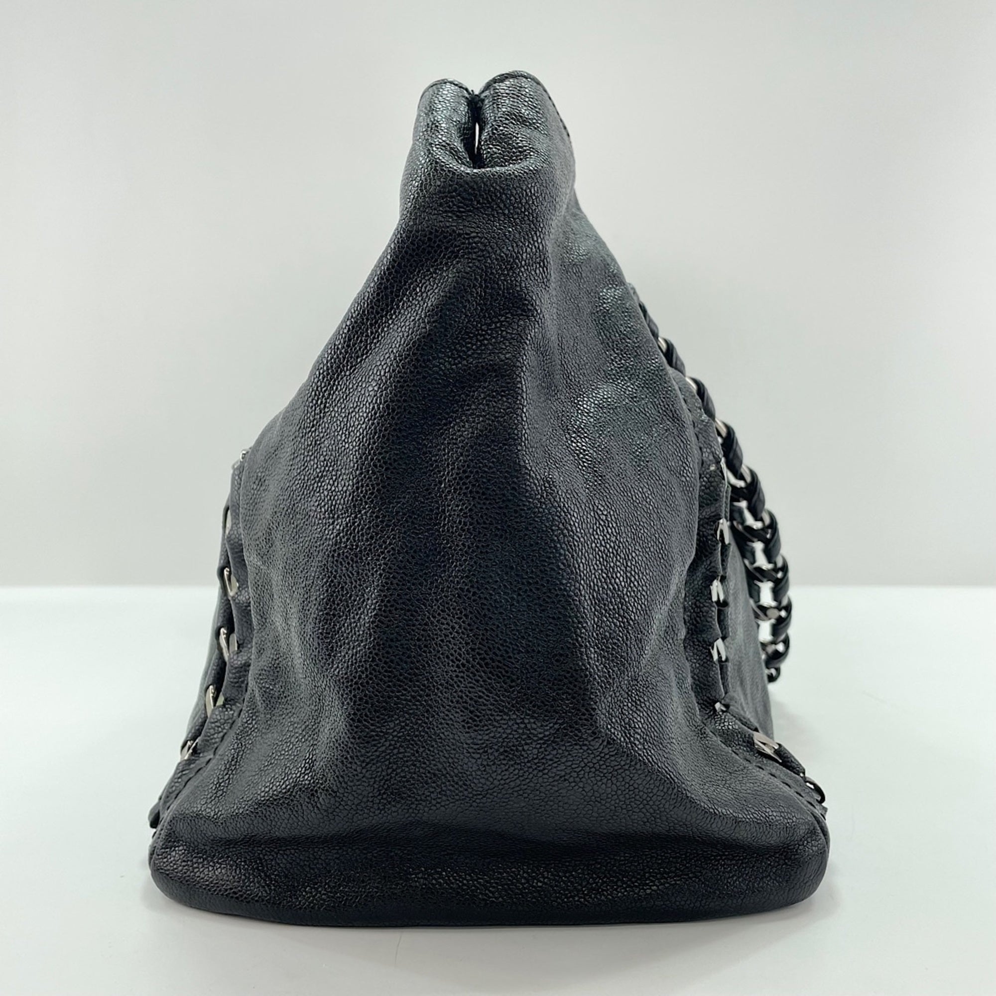 Chanel Black Shoulder Bag (Pre-Owned)