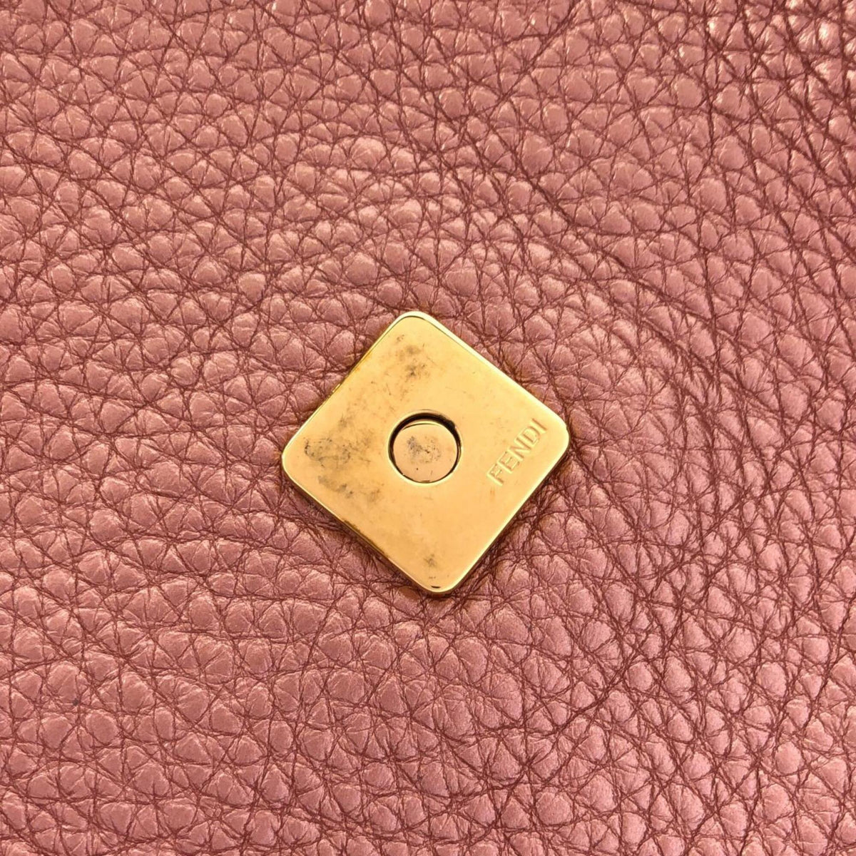Fendi Pink Leather Shoulder Bag (Pre-Owned)