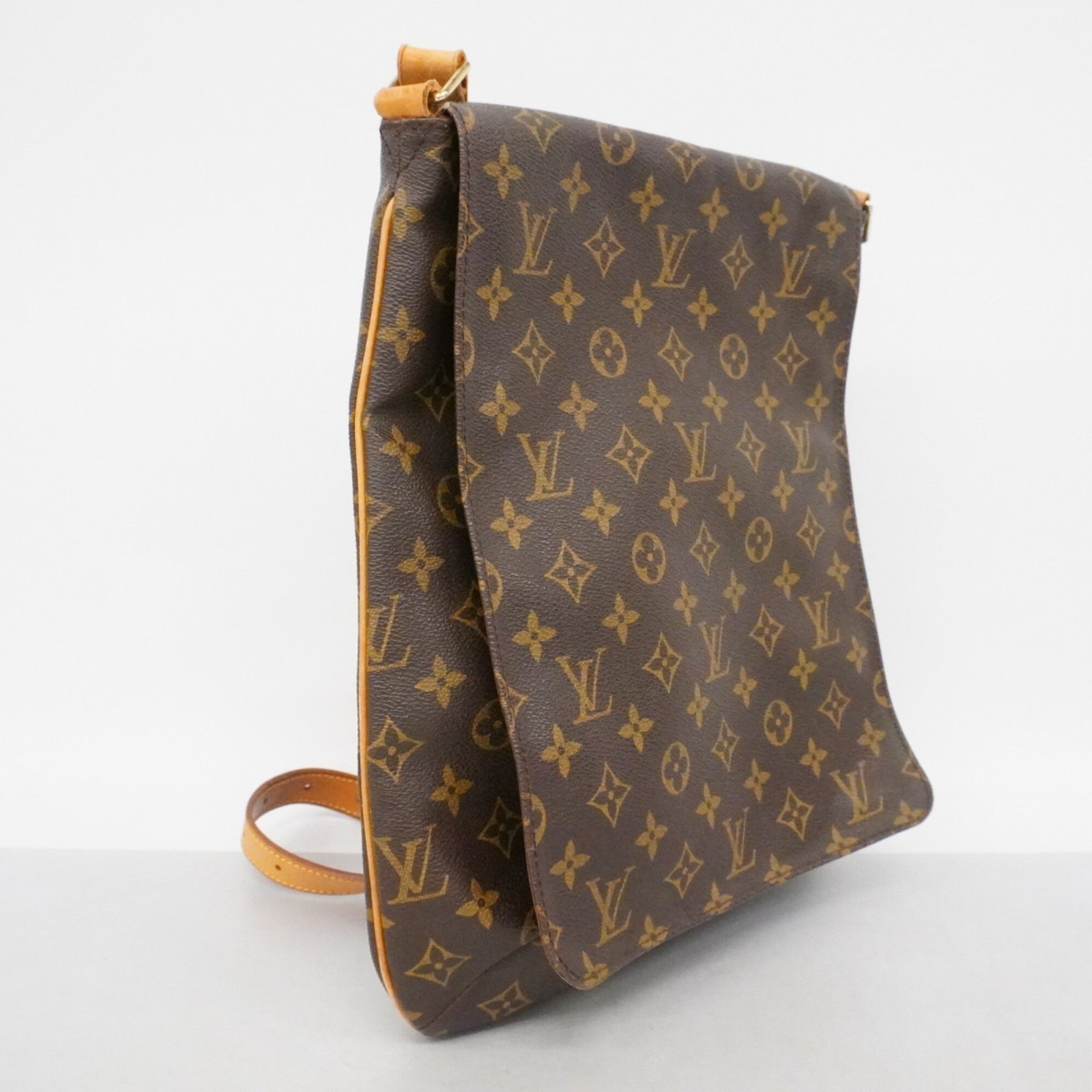 Louis Vuitton Brown Shoulder Bag (Pre-Owned)