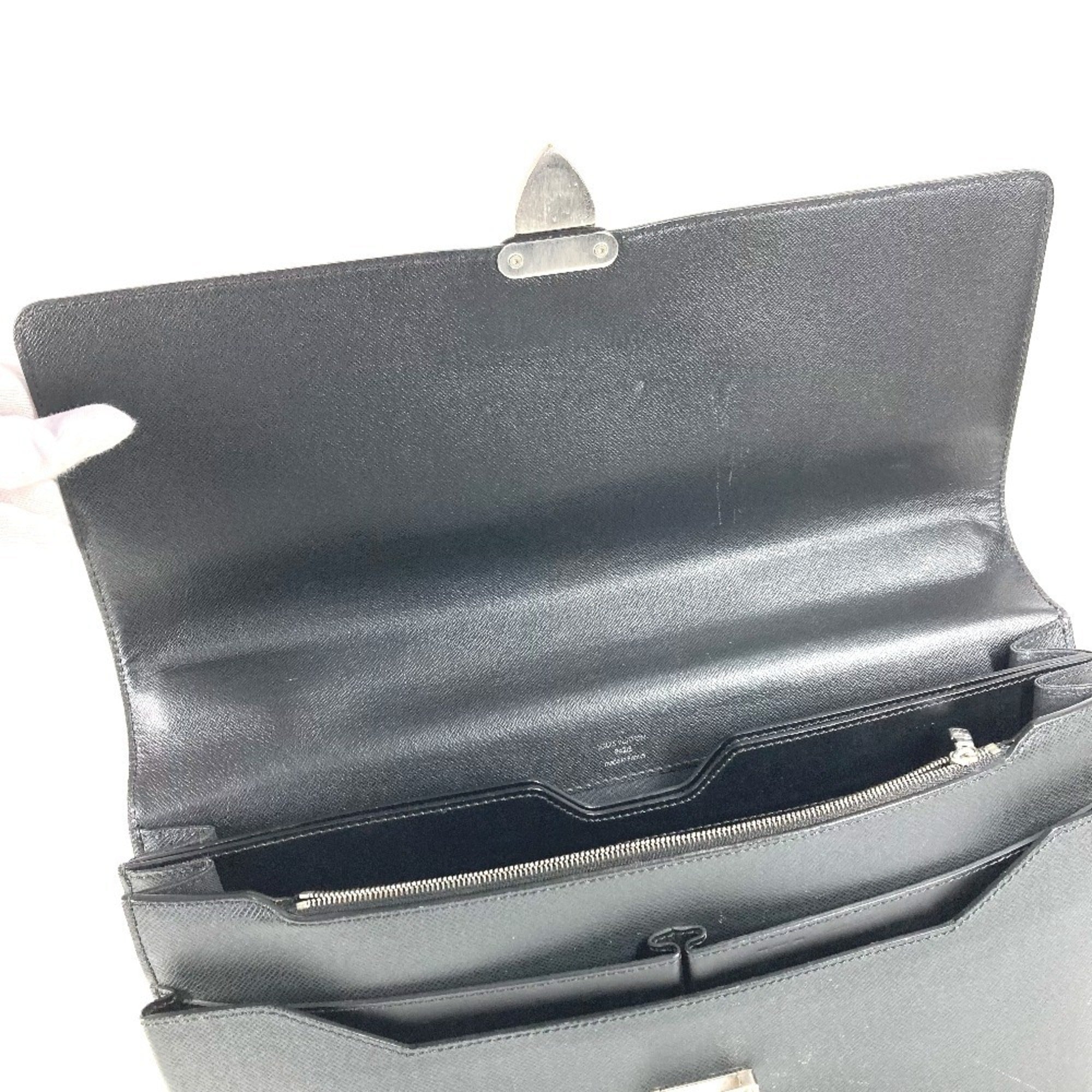 Louis Vuitton Ardoise Black Taiga Leather Leather Briefcase Handbag (Pre-Owned)