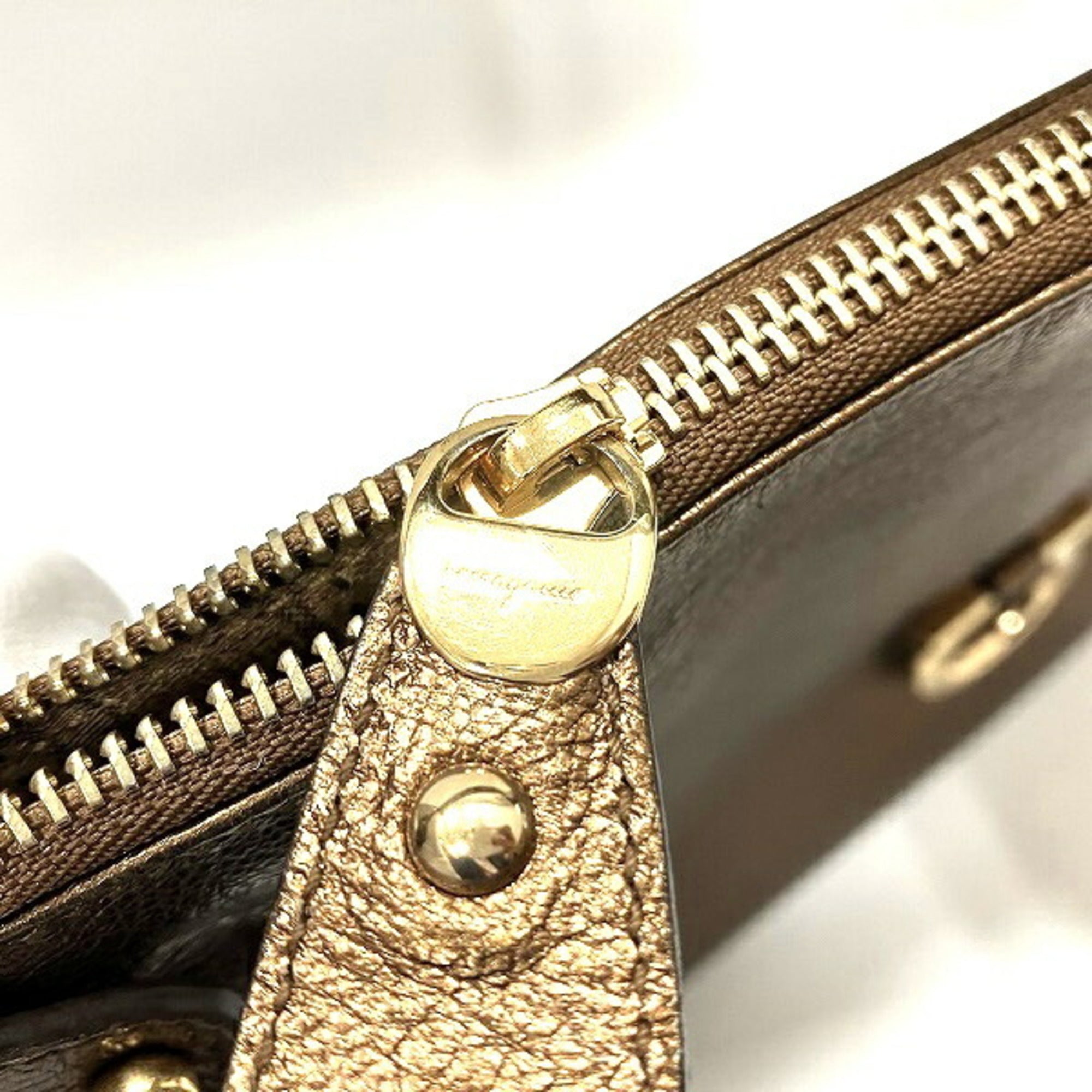 Salvatore Ferragamo Bronze Leather Shoulder Bag (Pre-Owned)