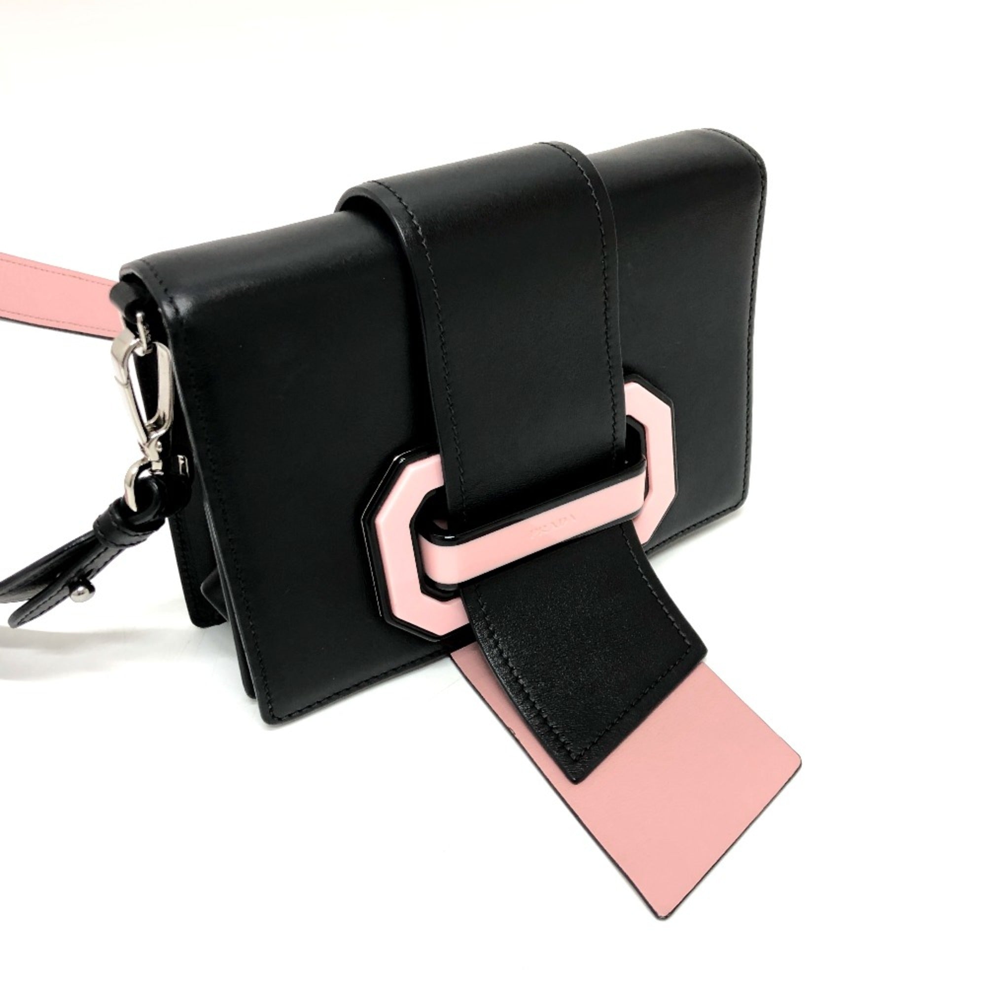 Prada Black Leather Shoulder Bag (Pre-Owned)