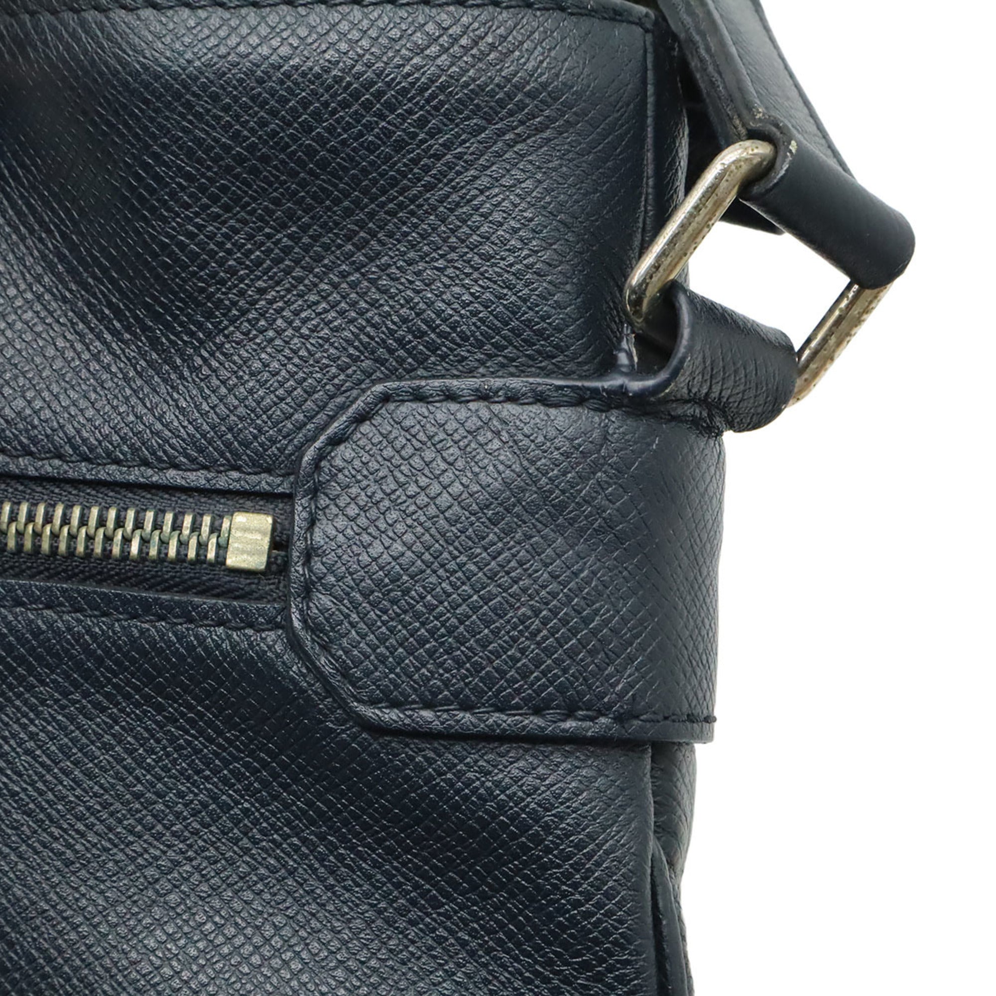 Louis Vuitton Boreal Taiga Leather Leather Shoulder Bag (Pre-Owned)