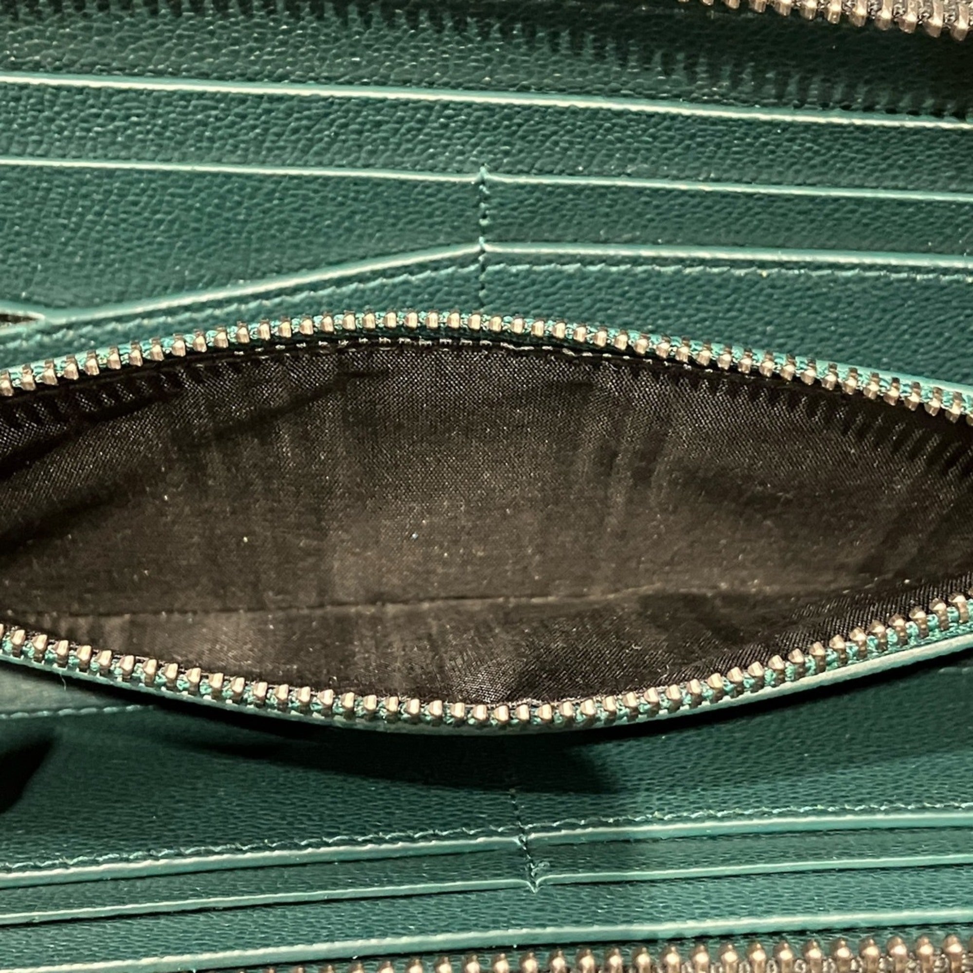 Bvlgari Black Leather Long Wallet (Bi-Fold) (Pre-Owned)
