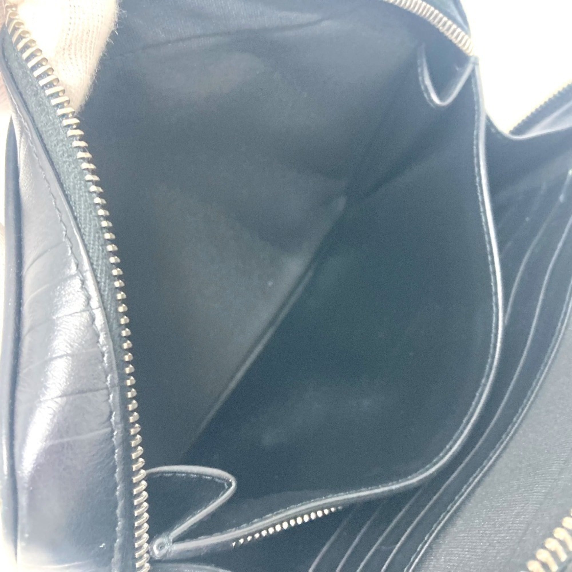 Burberry Black Leather Clutch Bag (Pre-Owned)