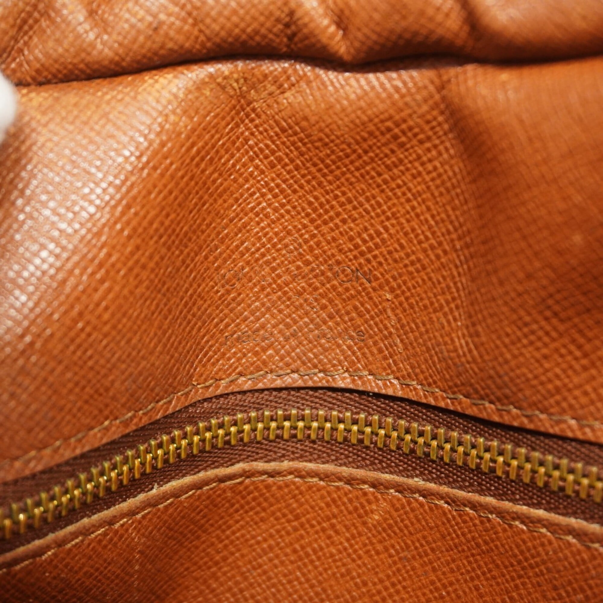 Louis Vuitton Brown Shoulder Bag (Pre-Owned)