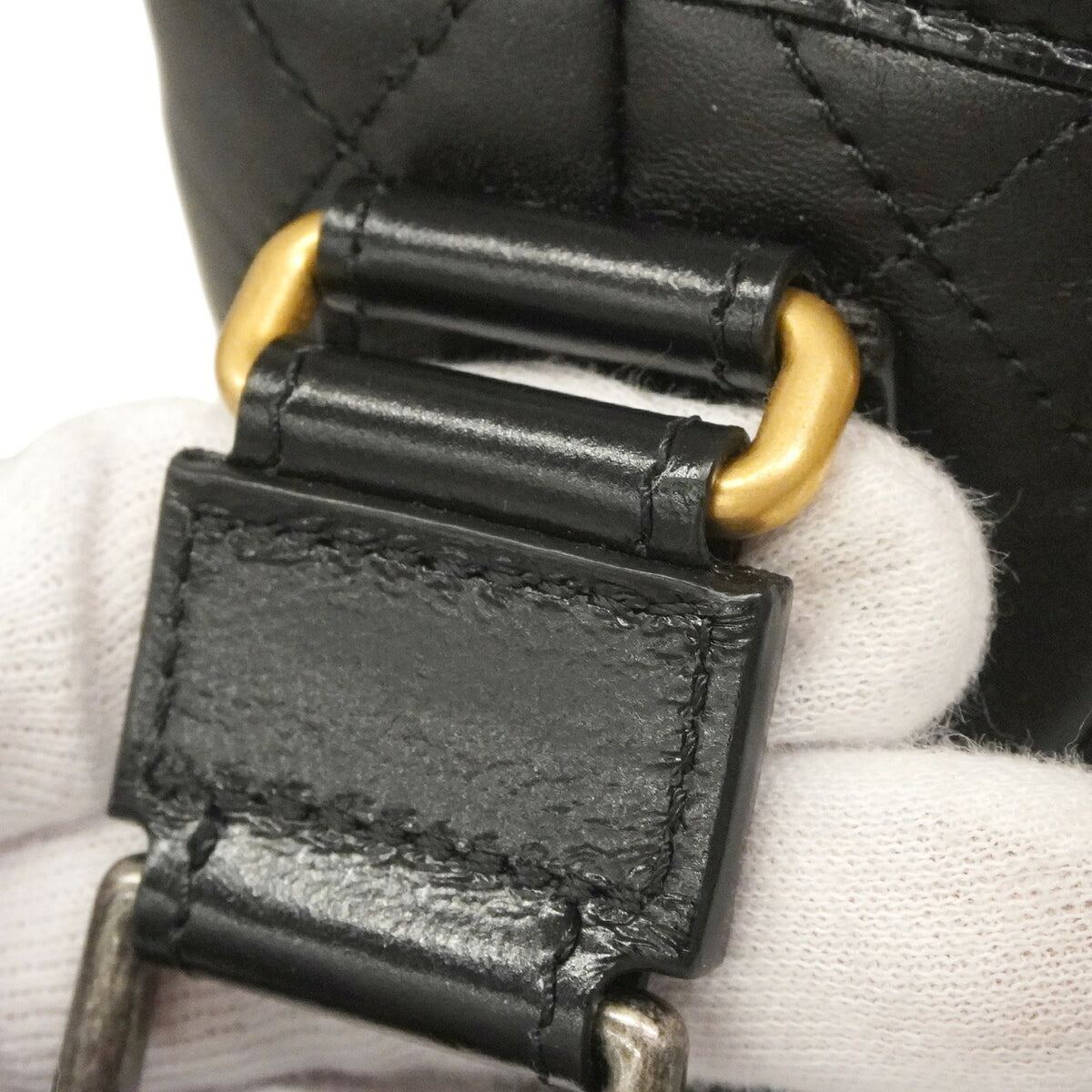 Chanel Black Leather Shoulder Bag (Pre-Owned)