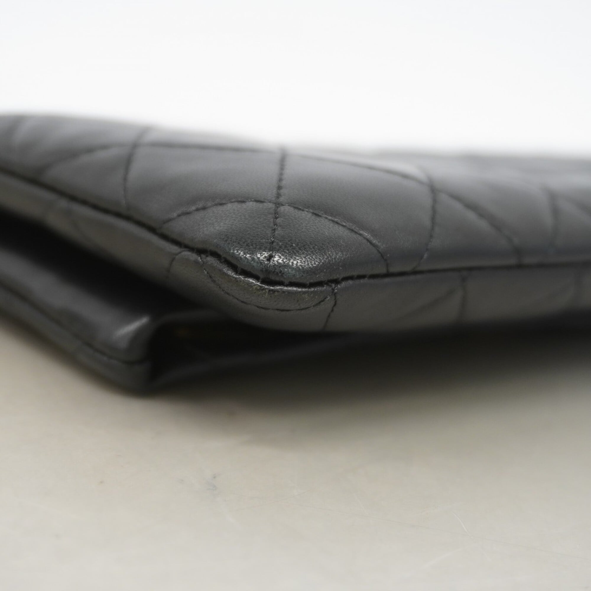 Chanel Black Leather Clutch Bag (Pre-Owned)