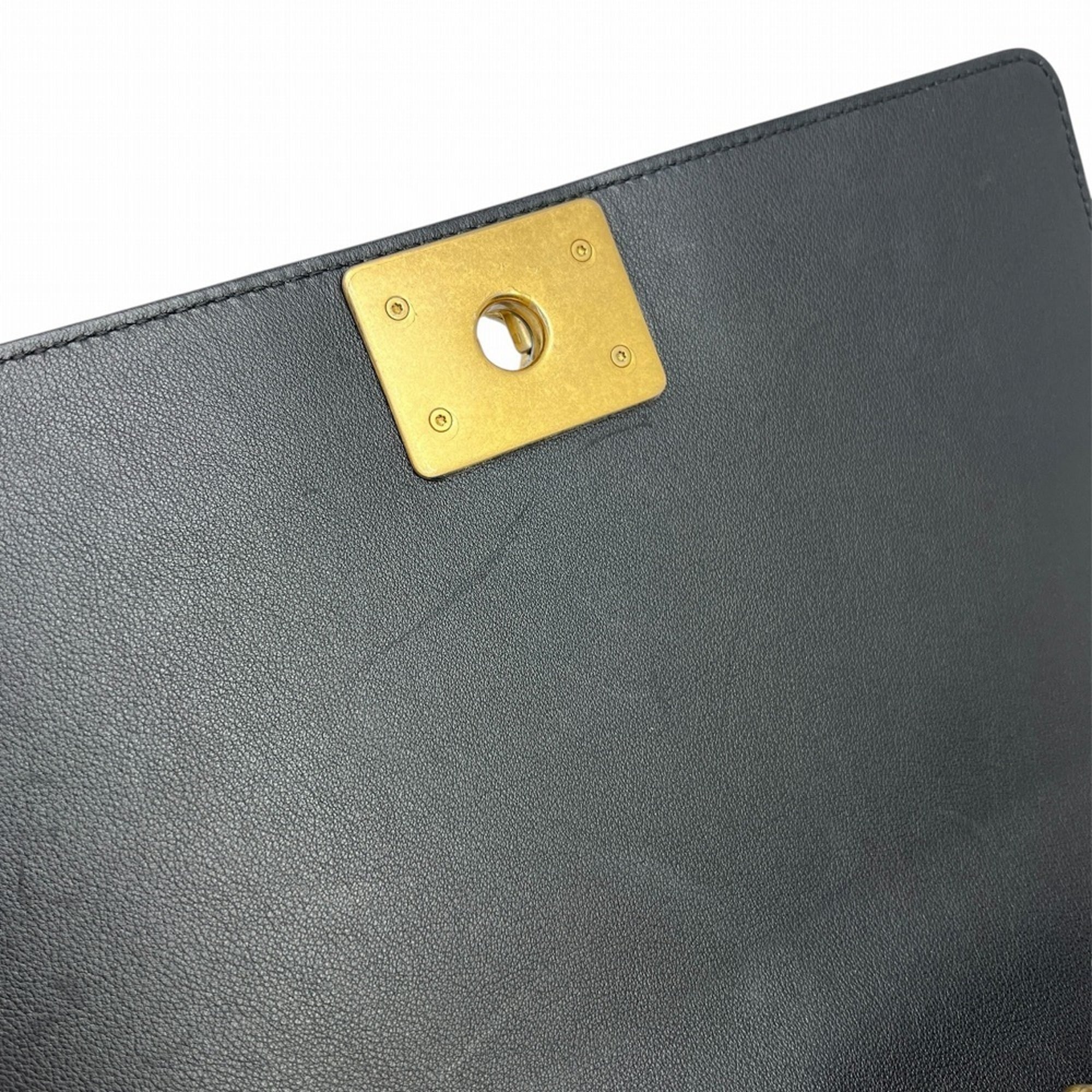 Chanel Matelasse Black Leather Shoulder Bag (Pre-Owned)