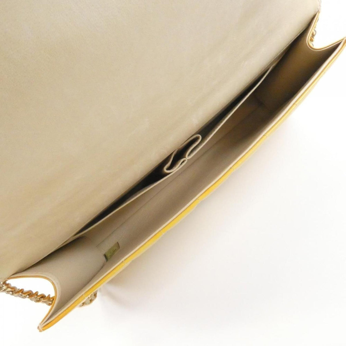 Chanel Yellow Shoulder Bag (Pre-Owned)