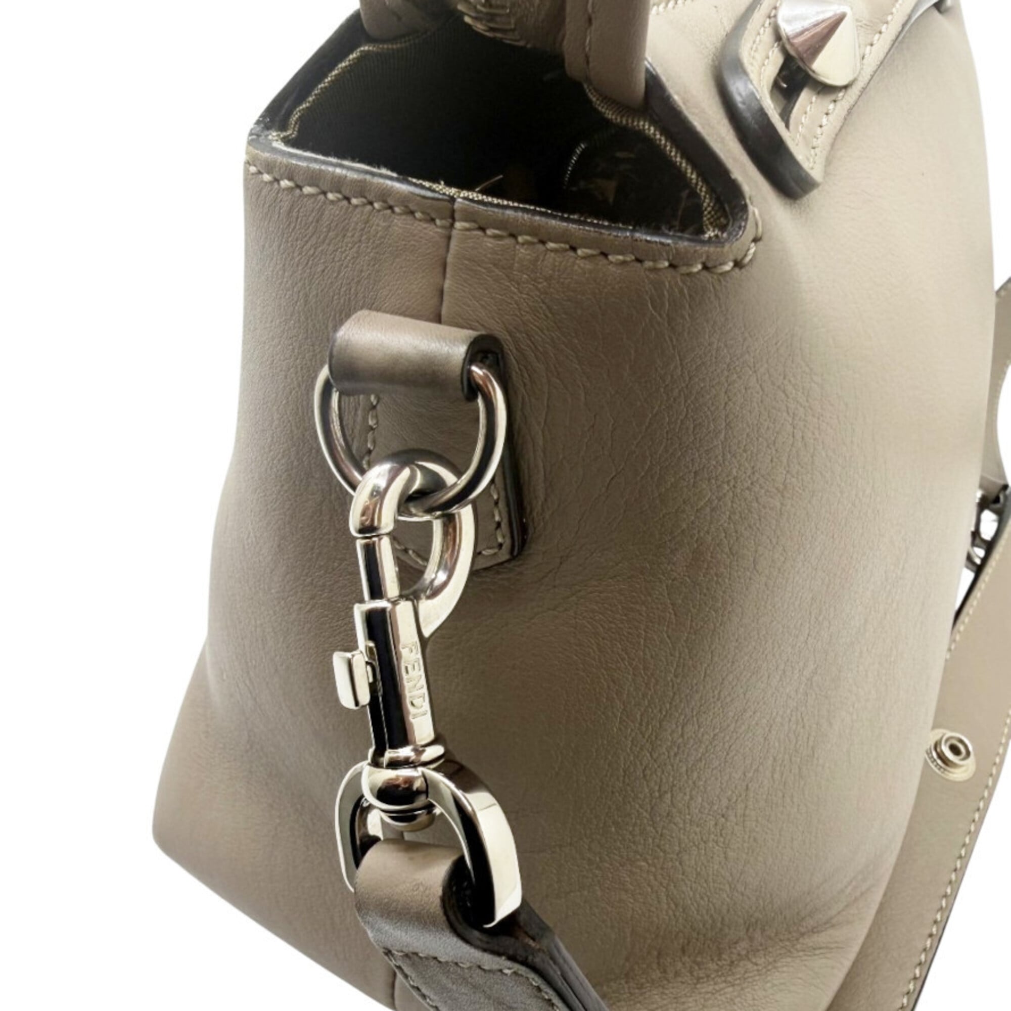 Fendi Grayish Leather Shoulder Bag (Pre-Owned)