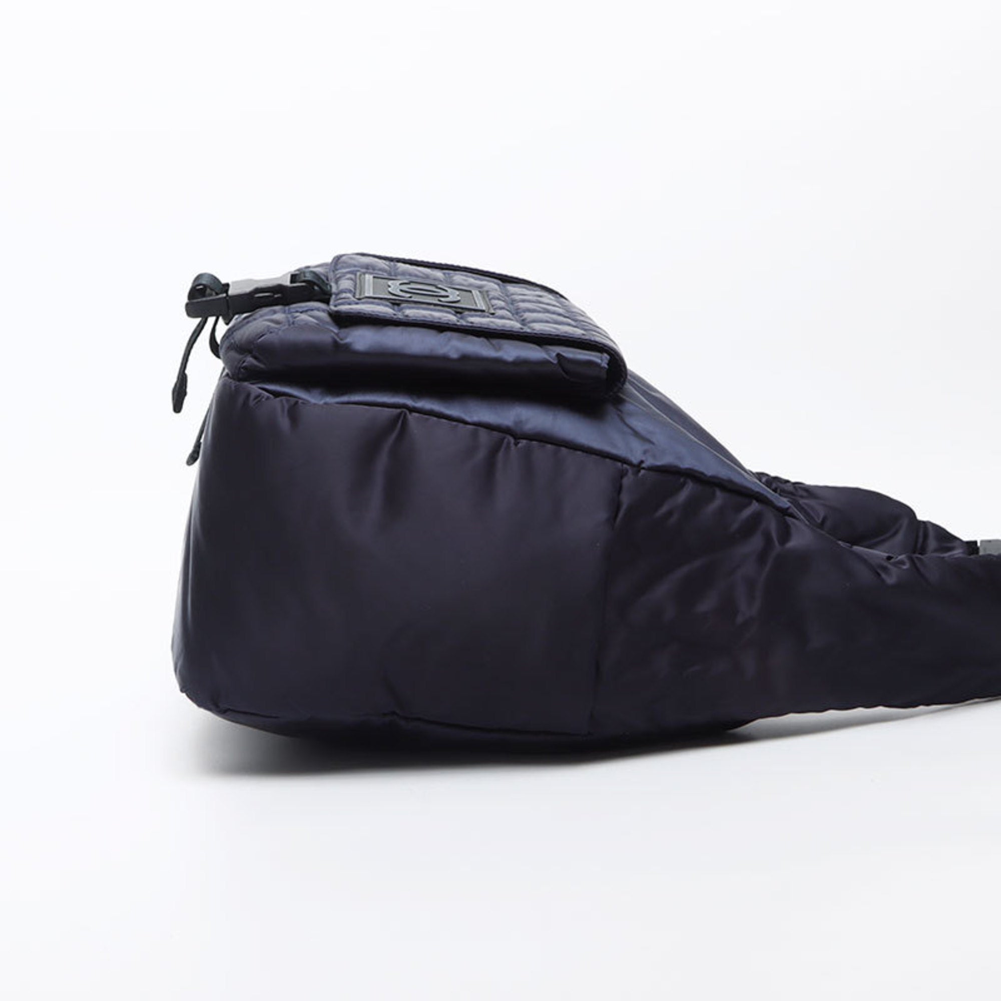 Chanel Navy Shoulder Bag (Pre-Owned)
