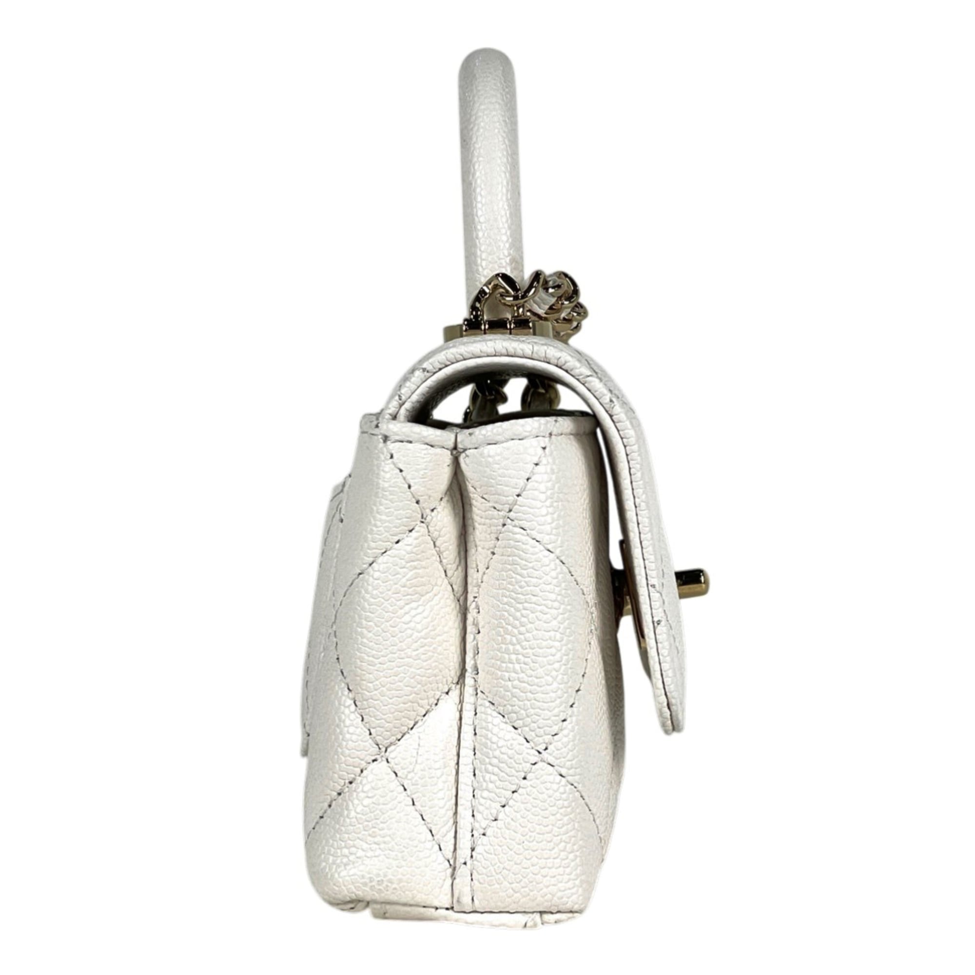 Chanel White Leather Handbag Shoulder Bag (Pre-Owned)