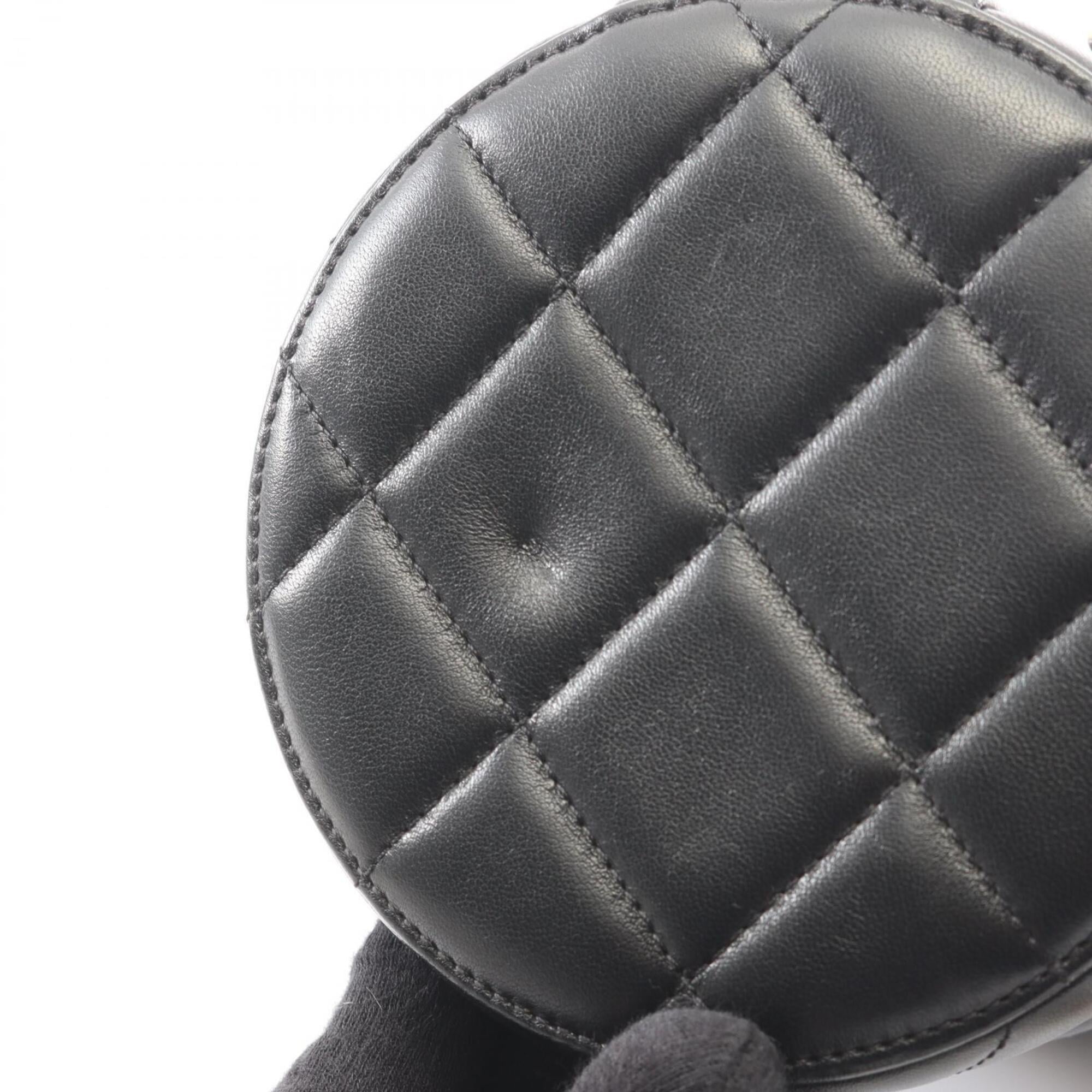 Chanel Black Leather Handbag Shoulder Bag (Pre-Owned)