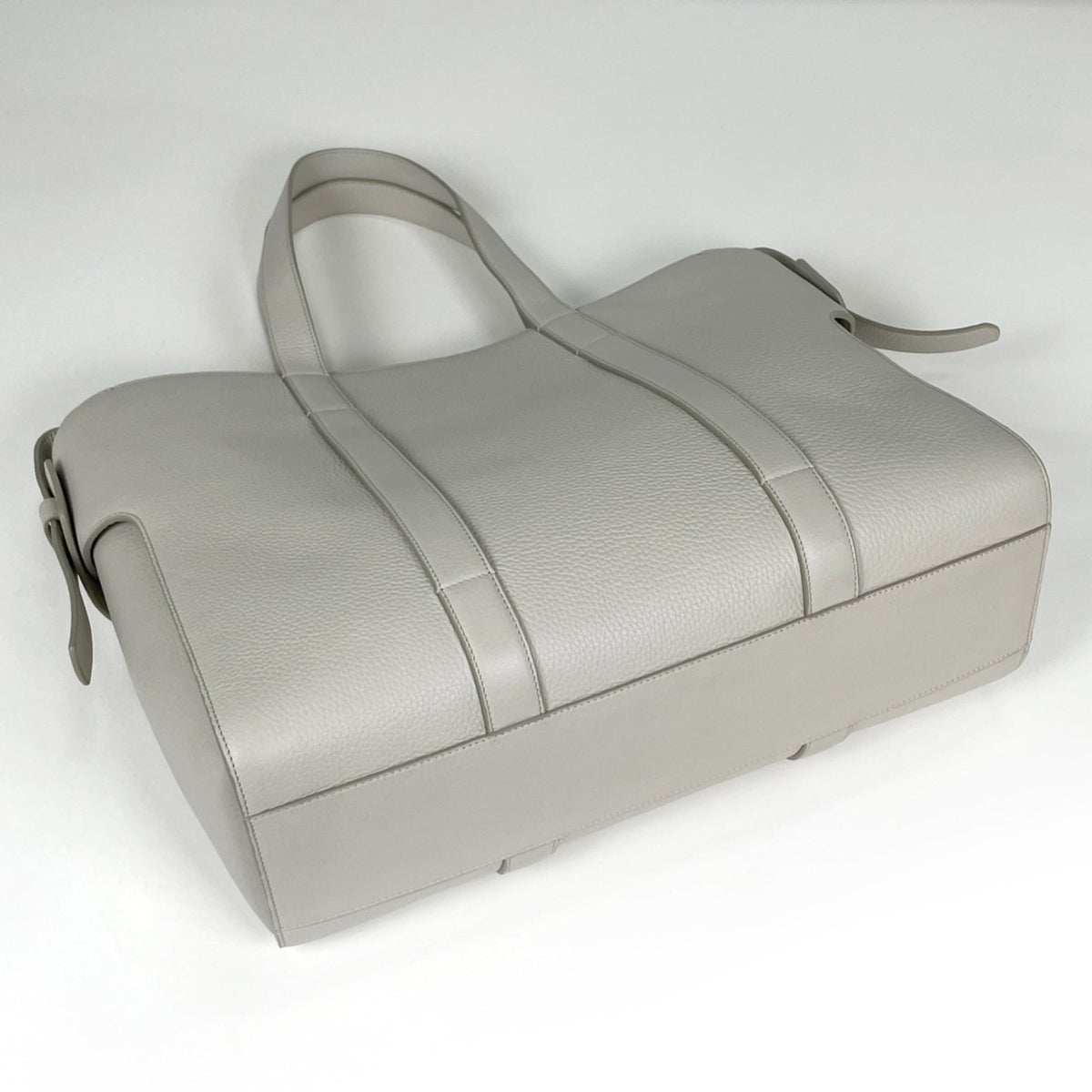 Christian Dior Light Gray Leather Tote Bag (Pre-Owned)