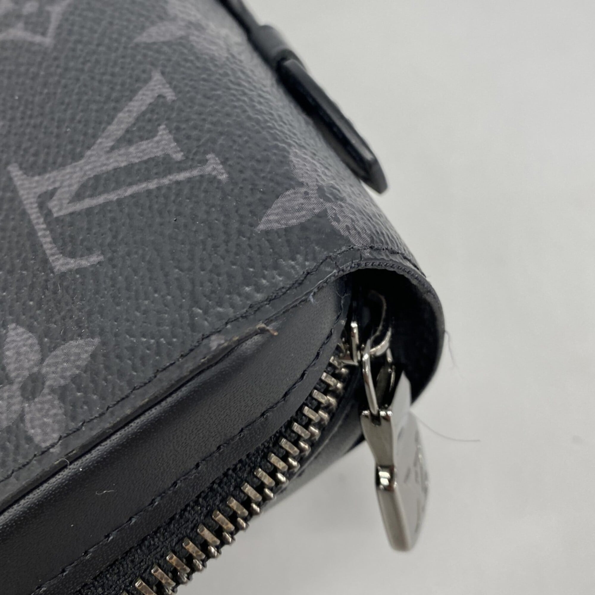 Louis Vuitton Black Gray Long Wallet (Bi-Fold) (Pre-Owned)