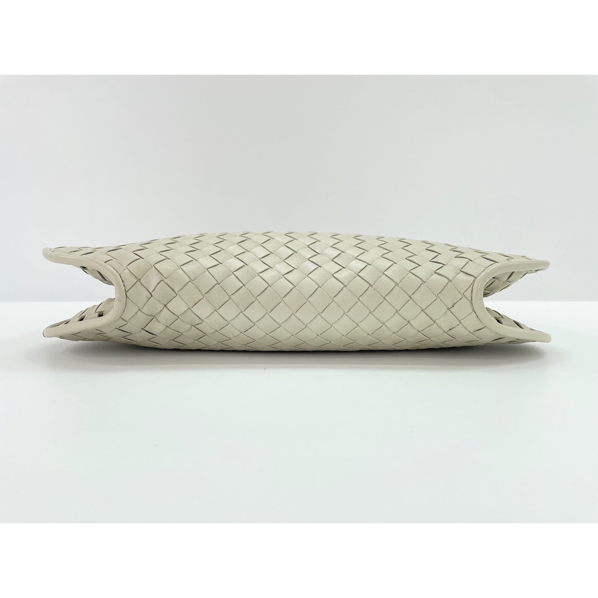Bottega Veneta White Handbag (Pre-Owned)